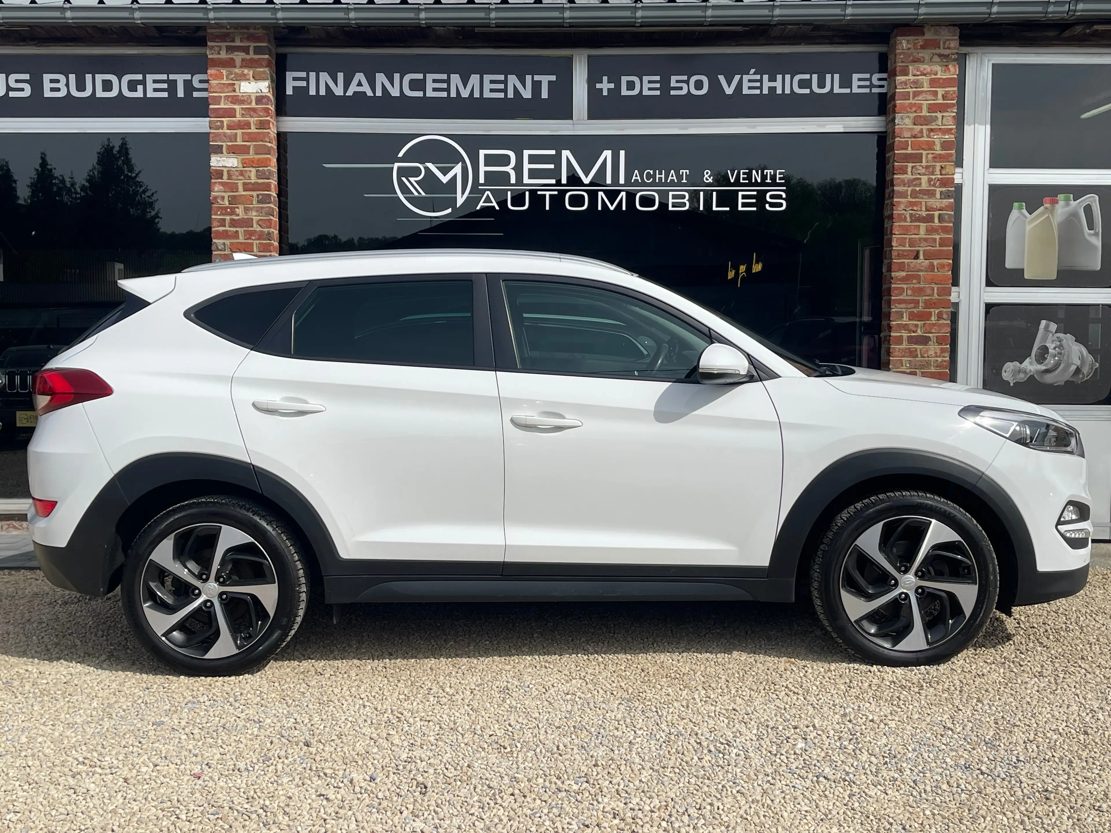 Hyundai TUCSON 1.7 116CH CARNET COMPLET*CAMERA*NAV — photo 6