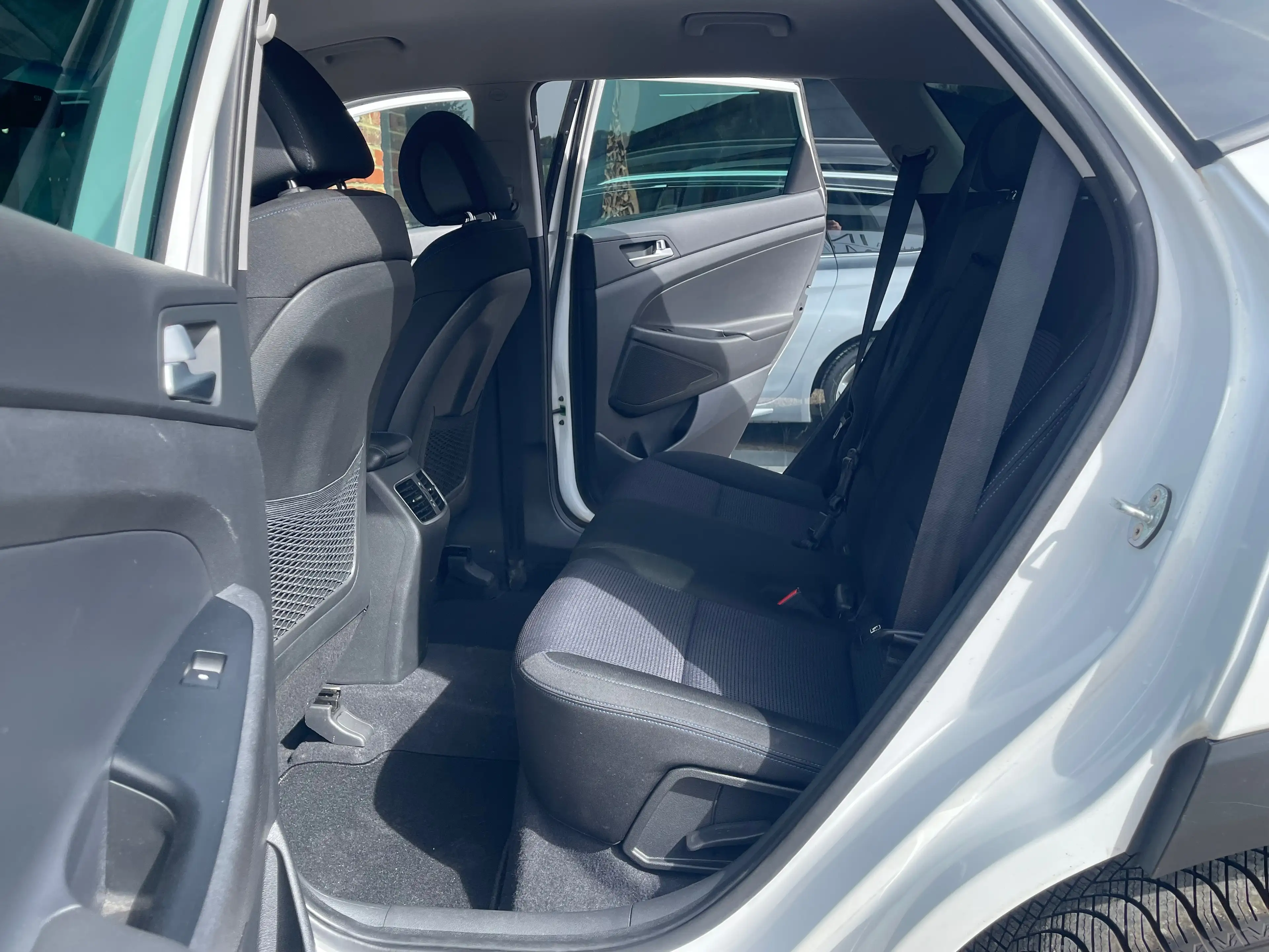 Hyundai TUCSON 1.7 116CH CARNET COMPLET*CAMERA*NAV — photo 10