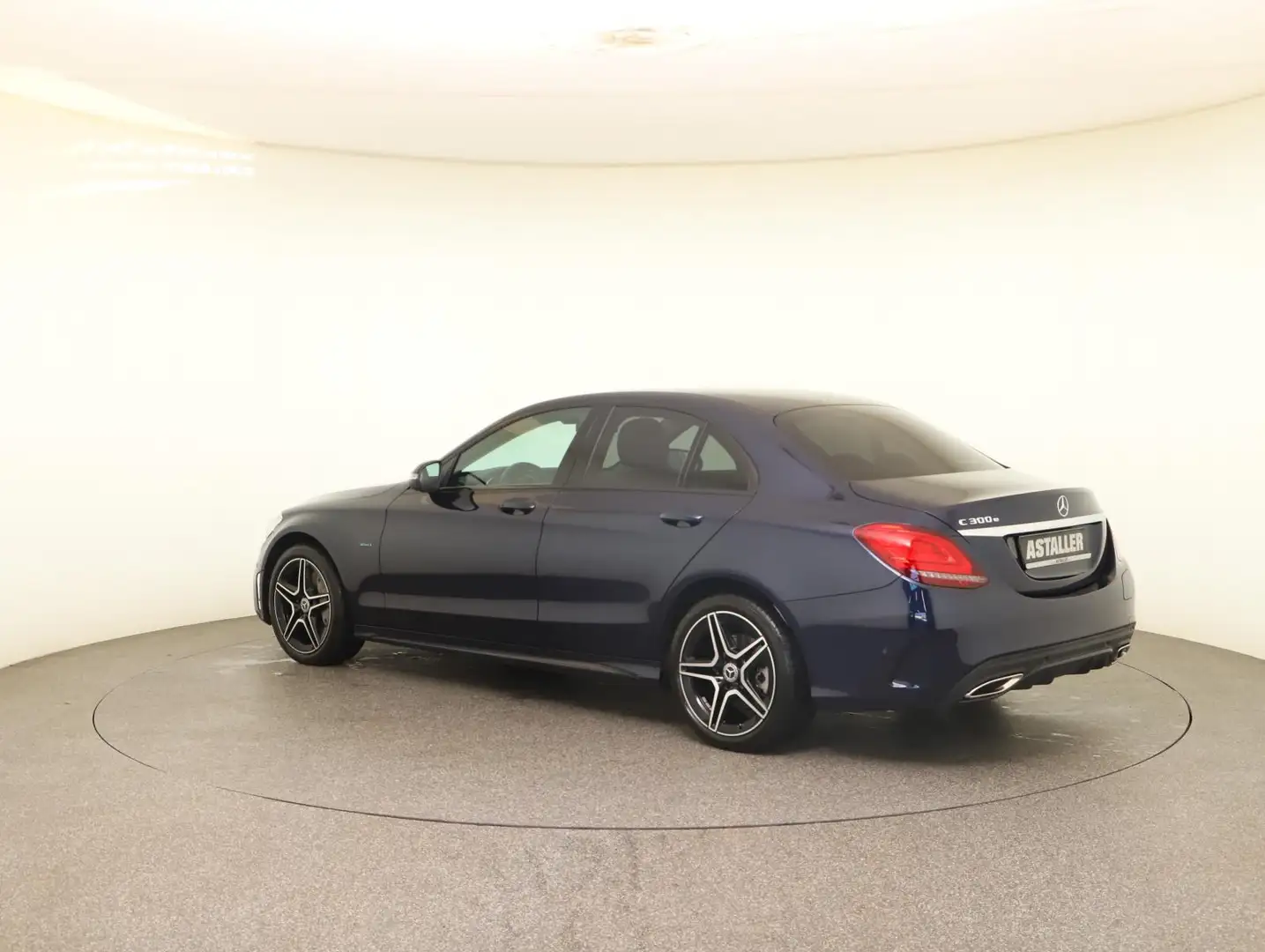 Mercedes-Benz C 300 e AMG Line Exclusive+Night+Kam+Nav+Multibe Blau - 2