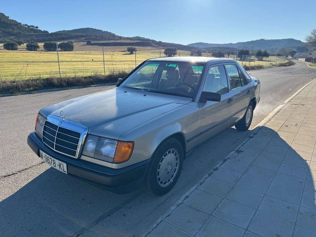 Mercedes-Benz 200 300E - foto 1