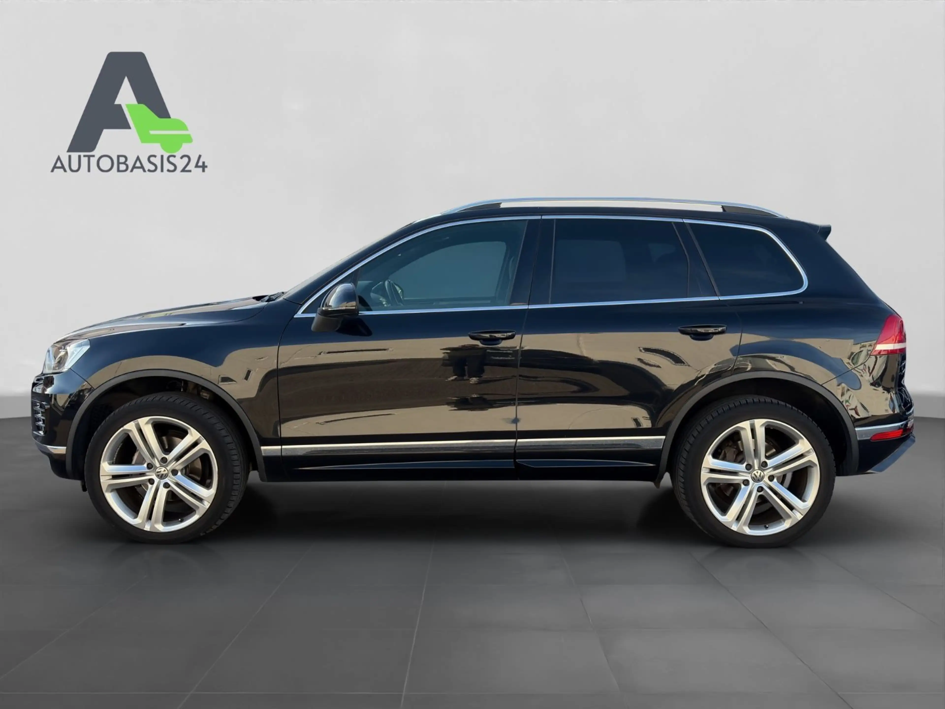 Volkswagen Touareg 3.0 TDI R-Line Terrain Tech AHK BI-XENON — photo 2