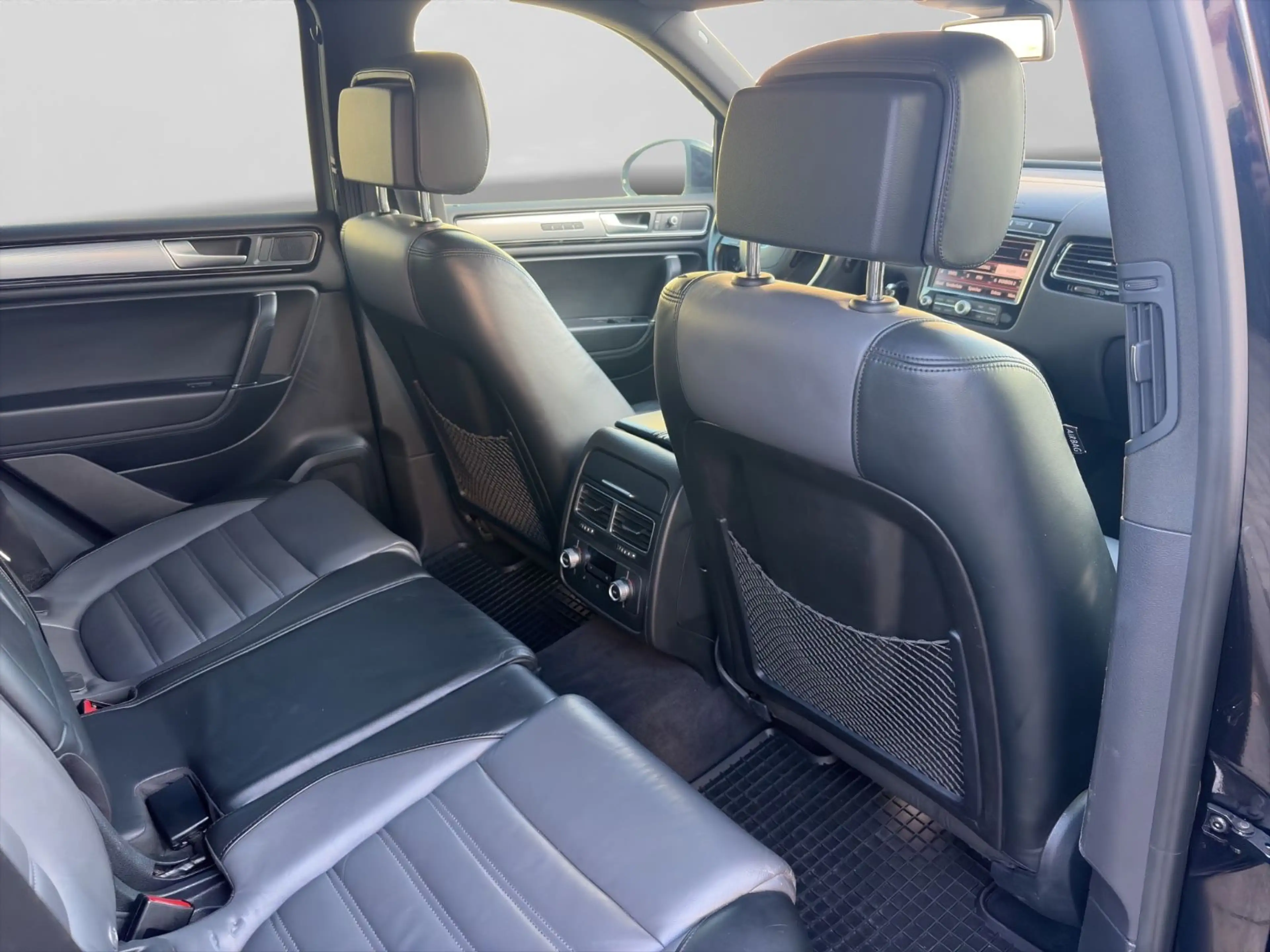 Volkswagen Touareg 3.0 TDI R-Line Terrain Tech AHK BI-XENON — photo 13