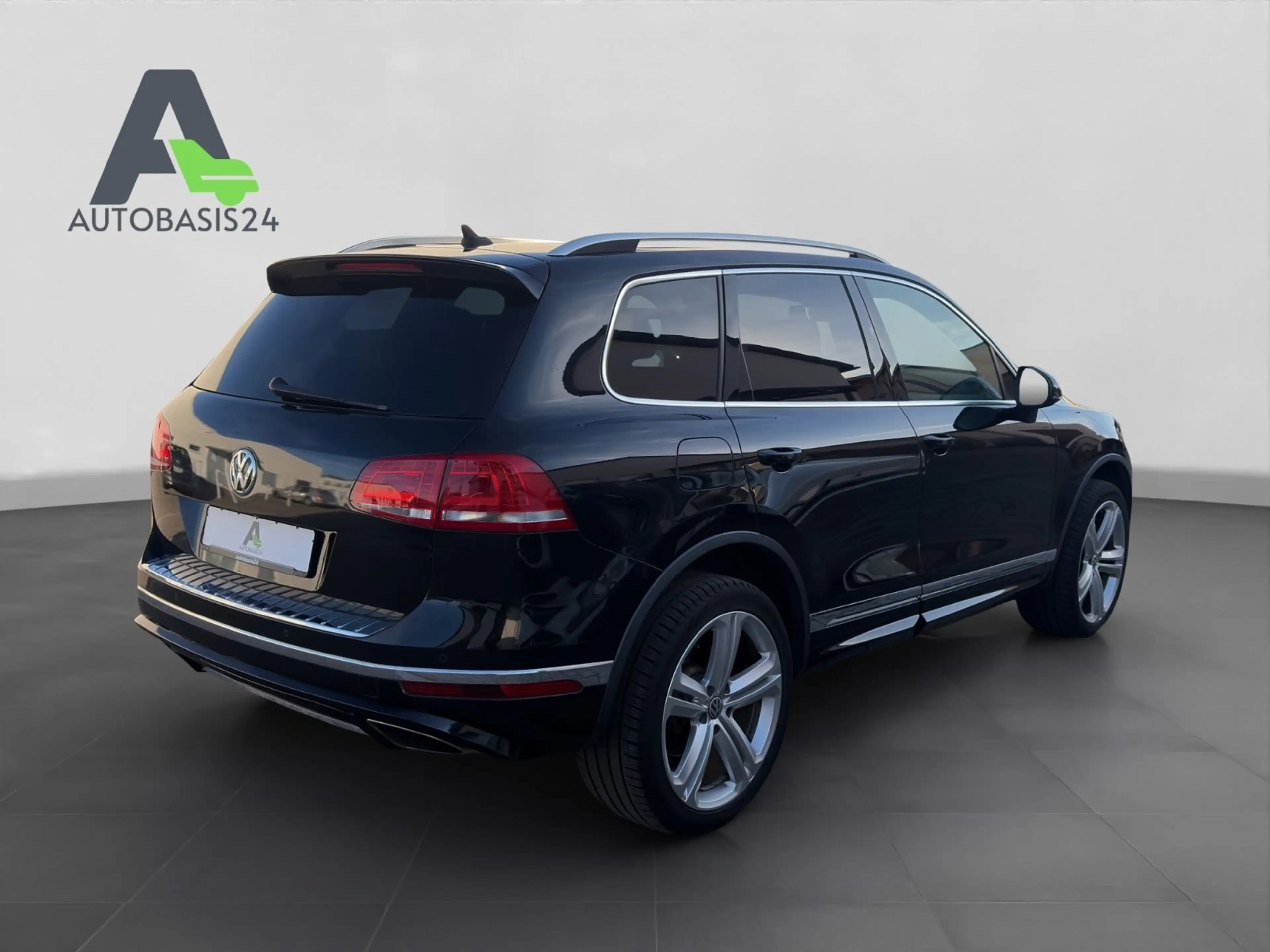 Volkswagen Touareg 3.0 TDI R-Line Terrain Tech AHK BI-XENON — photo 5