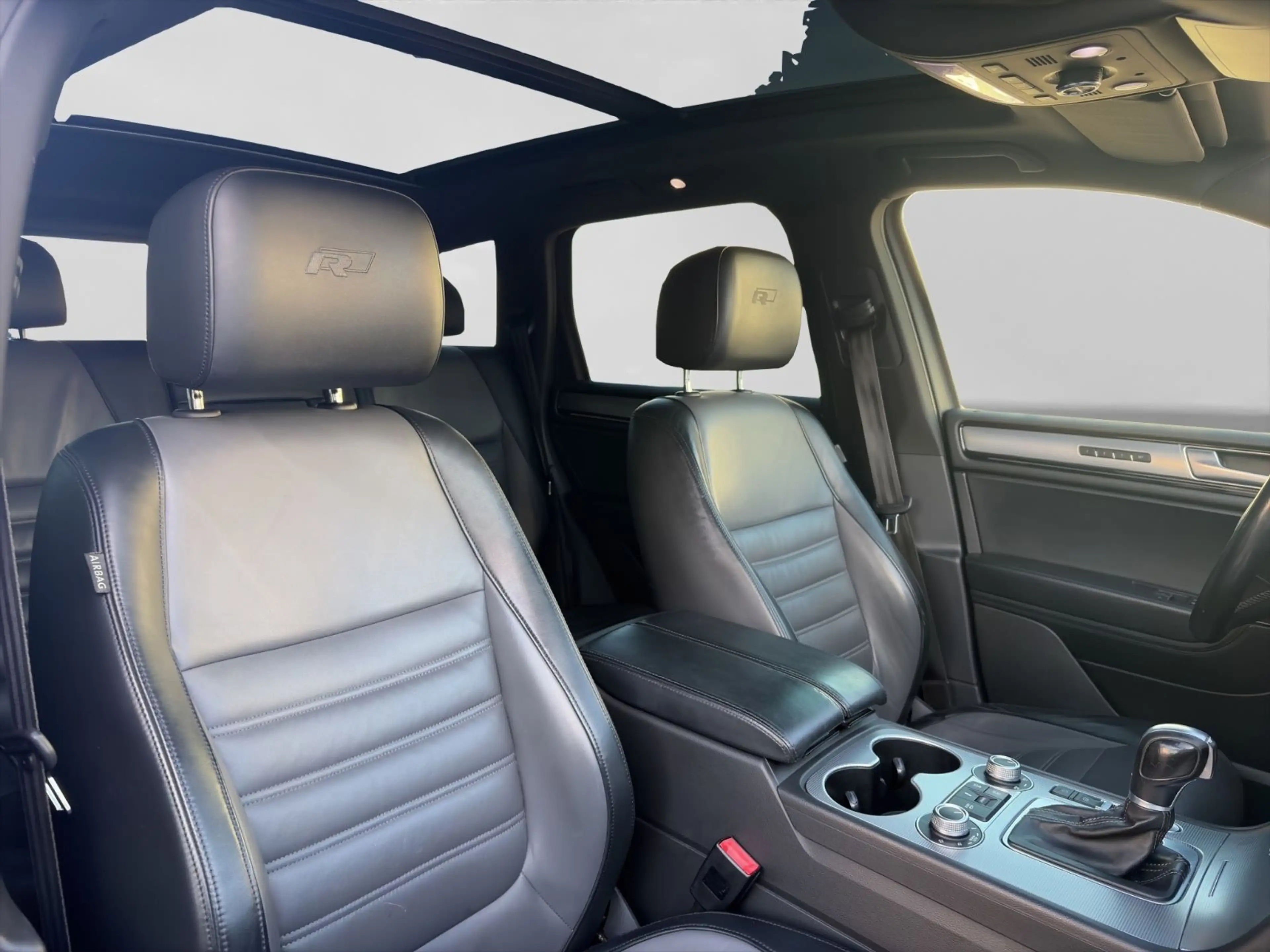 Volkswagen Touareg 3.0 TDI R-Line Terrain Tech AHK BI-XENON — photo 12