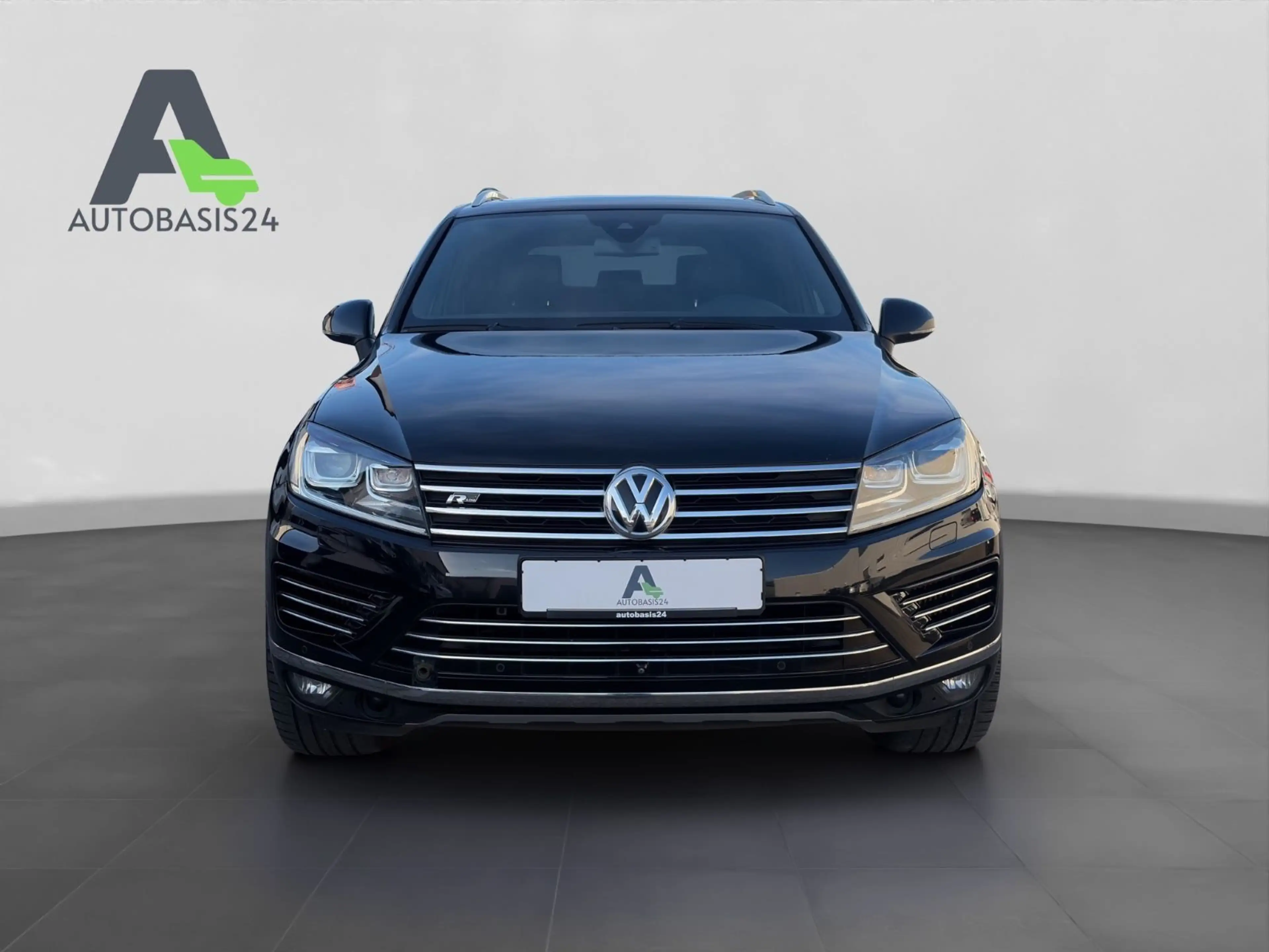 Volkswagen Touareg 3.0 TDI R-Line Terrain Tech AHK BI-XENON — photo 8