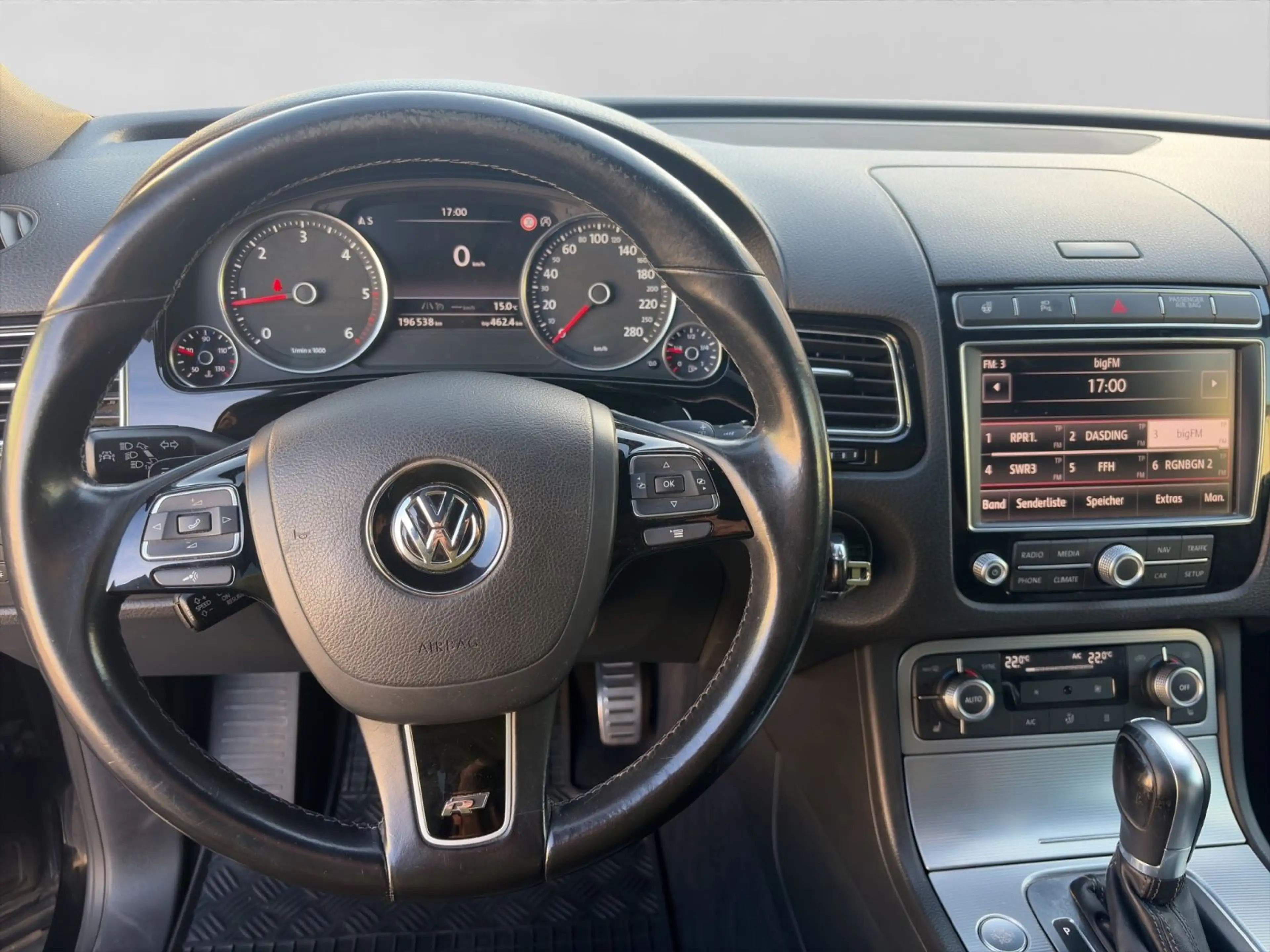 Volkswagen Touareg 3.0 TDI R-Line Terrain Tech AHK BI-XENON — photo 15