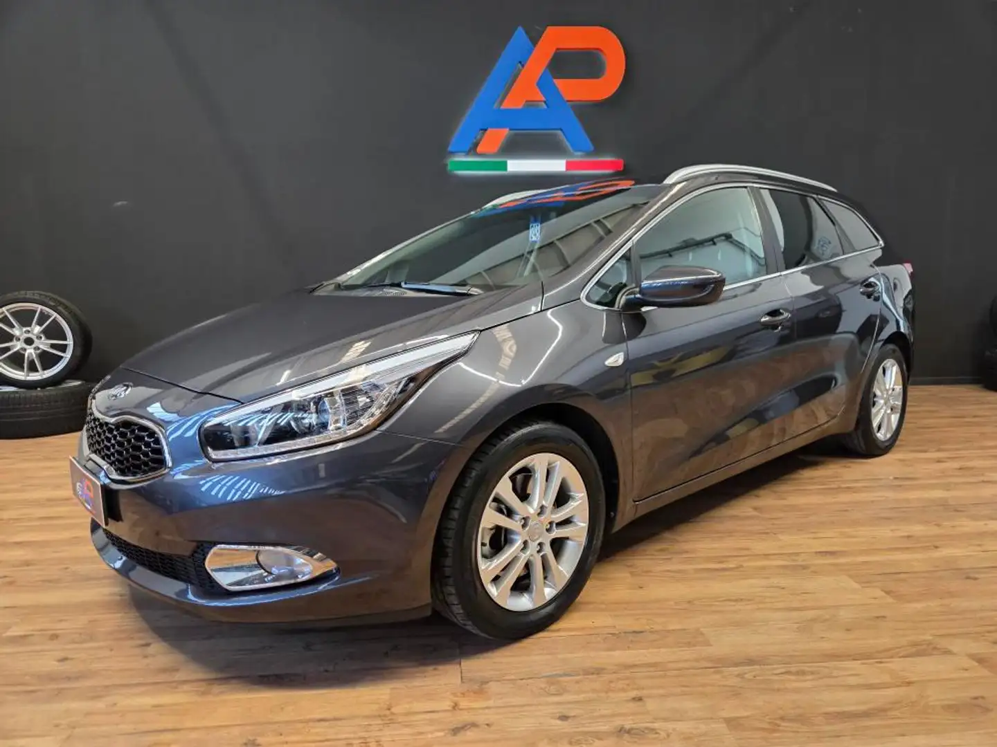 Kia Ceed SW / cee'd SW 1.6 crdi Cool 110cv Grigio - 1