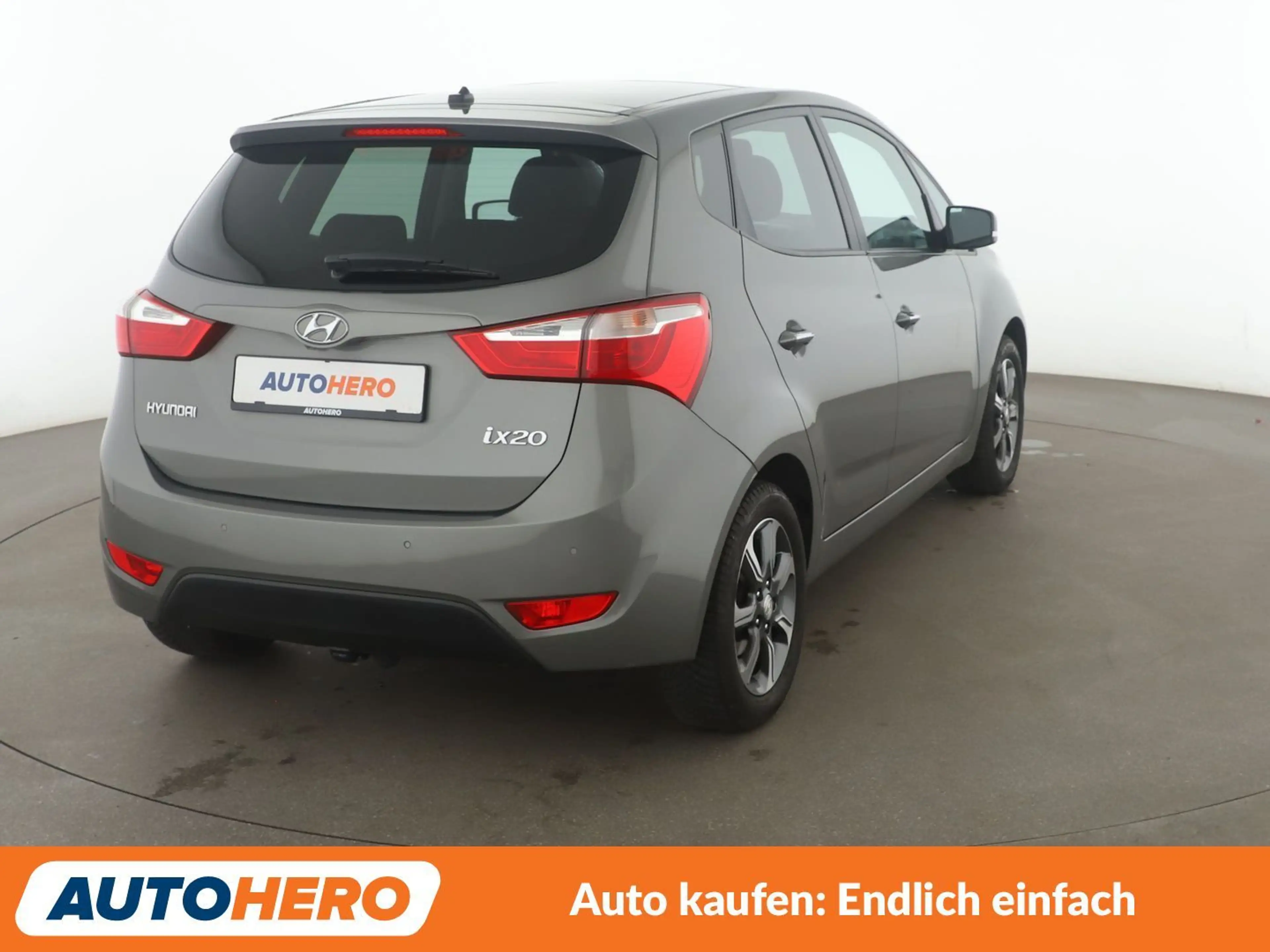 Hyundai iX20 1.6 Space Plus Aut.*NAVI*PDC*SHZ*KLIMA*TEMPO* — photo 6
