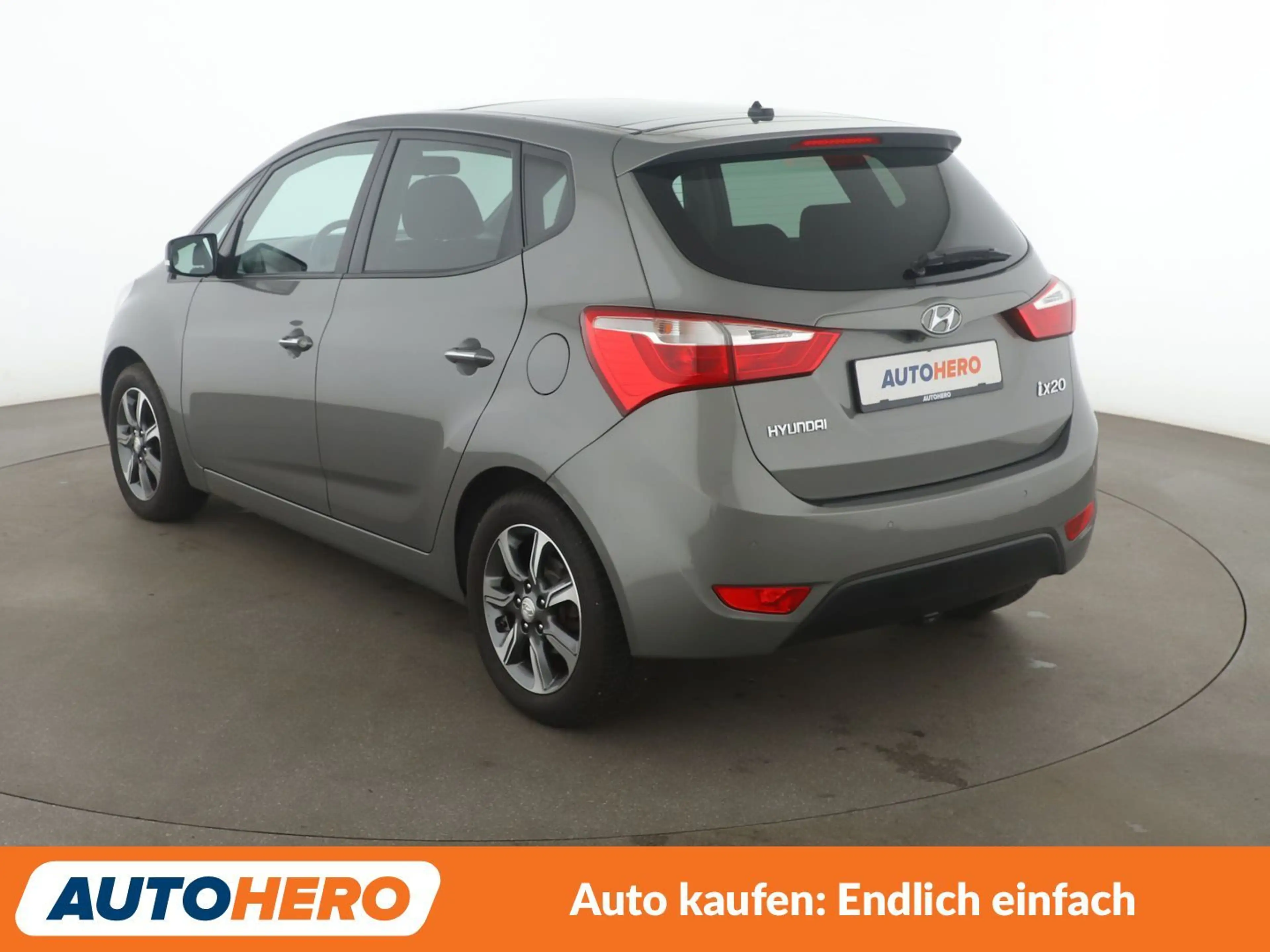 Hyundai iX20 1.6 Space Plus Aut.*NAVI*PDC*SHZ*KLIMA*TEMPO* — photo 4