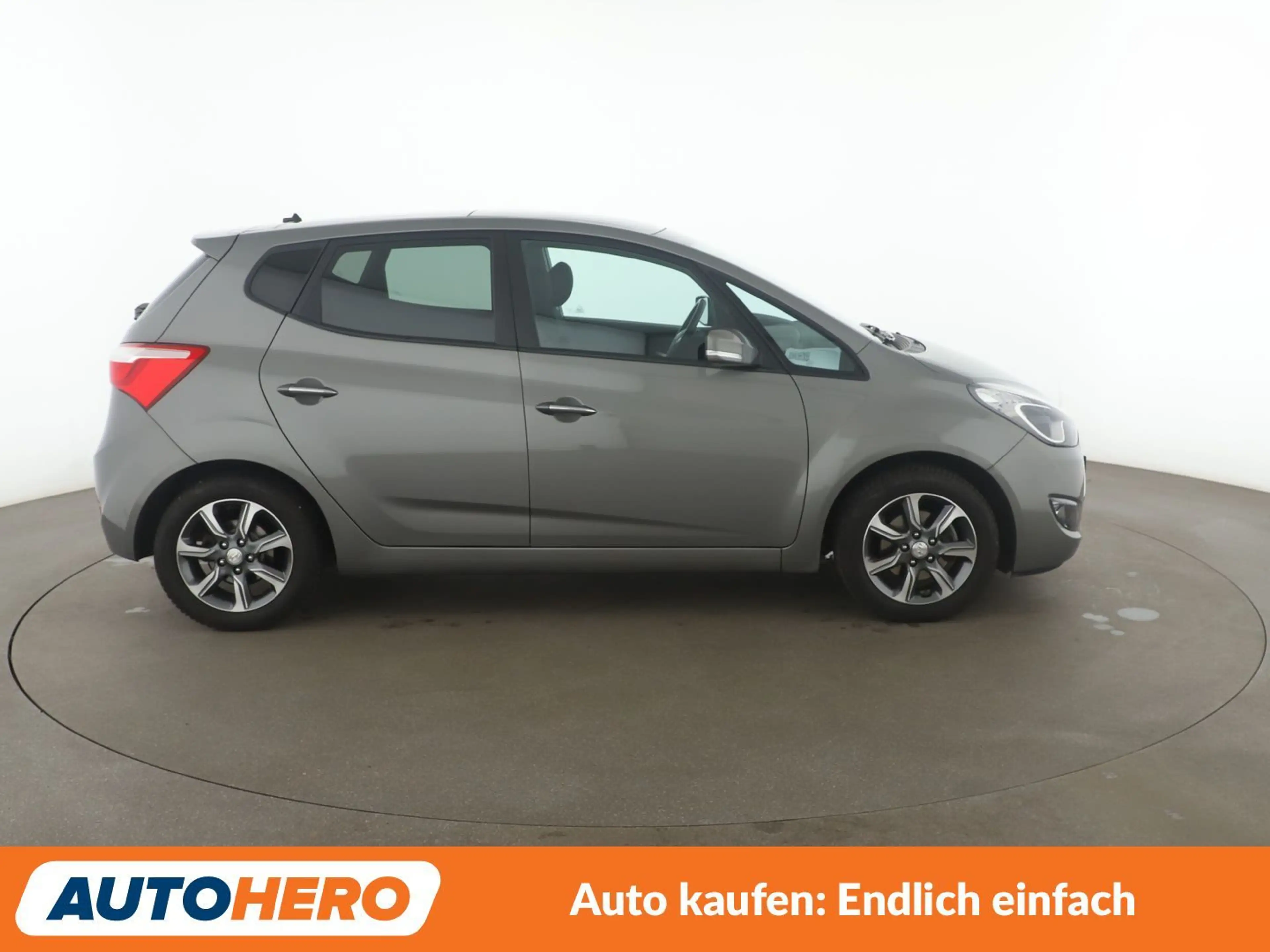 Hyundai iX20 1.6 Space Plus Aut.*NAVI*PDC*SHZ*KLIMA*TEMPO* — photo 7