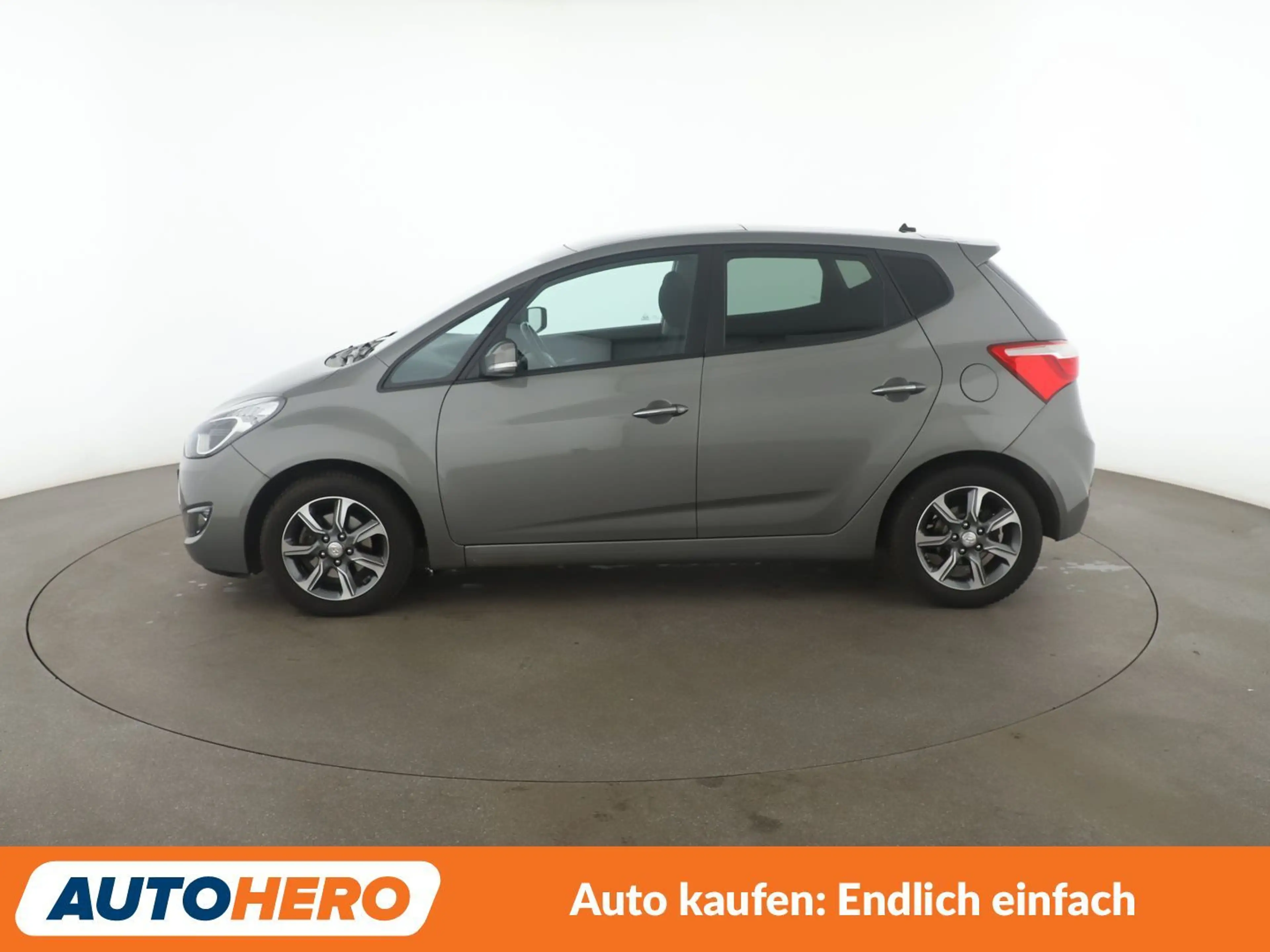 Hyundai iX20 1.6 Space Plus Aut.*NAVI*PDC*SHZ*KLIMA*TEMPO* — photo 3
