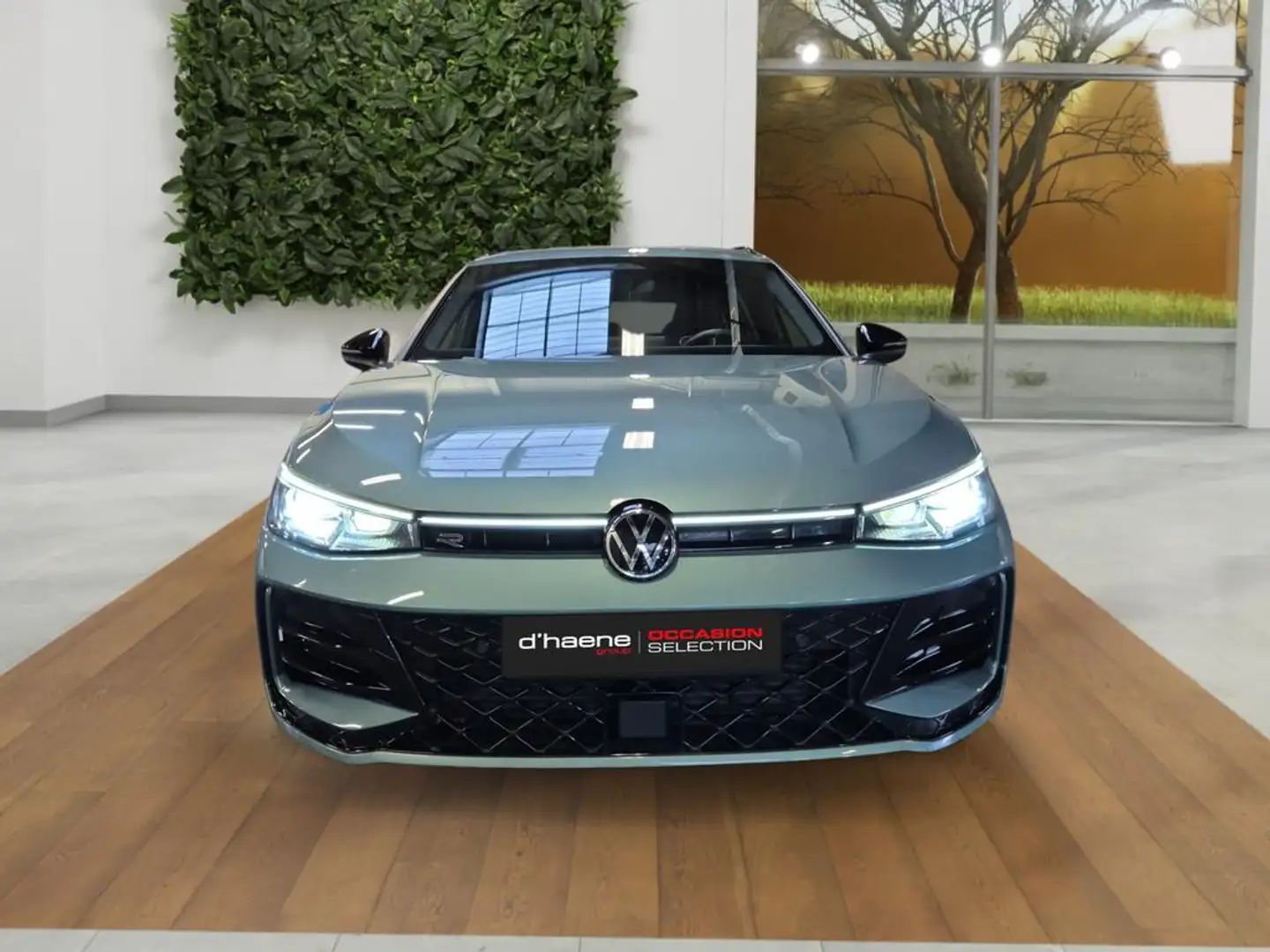 Volkswagen Passat Variant Passat R-Line Business Premium2.0 TDI SCR 110 kW (150 ch) 7 vitesses DSG Groen - 2