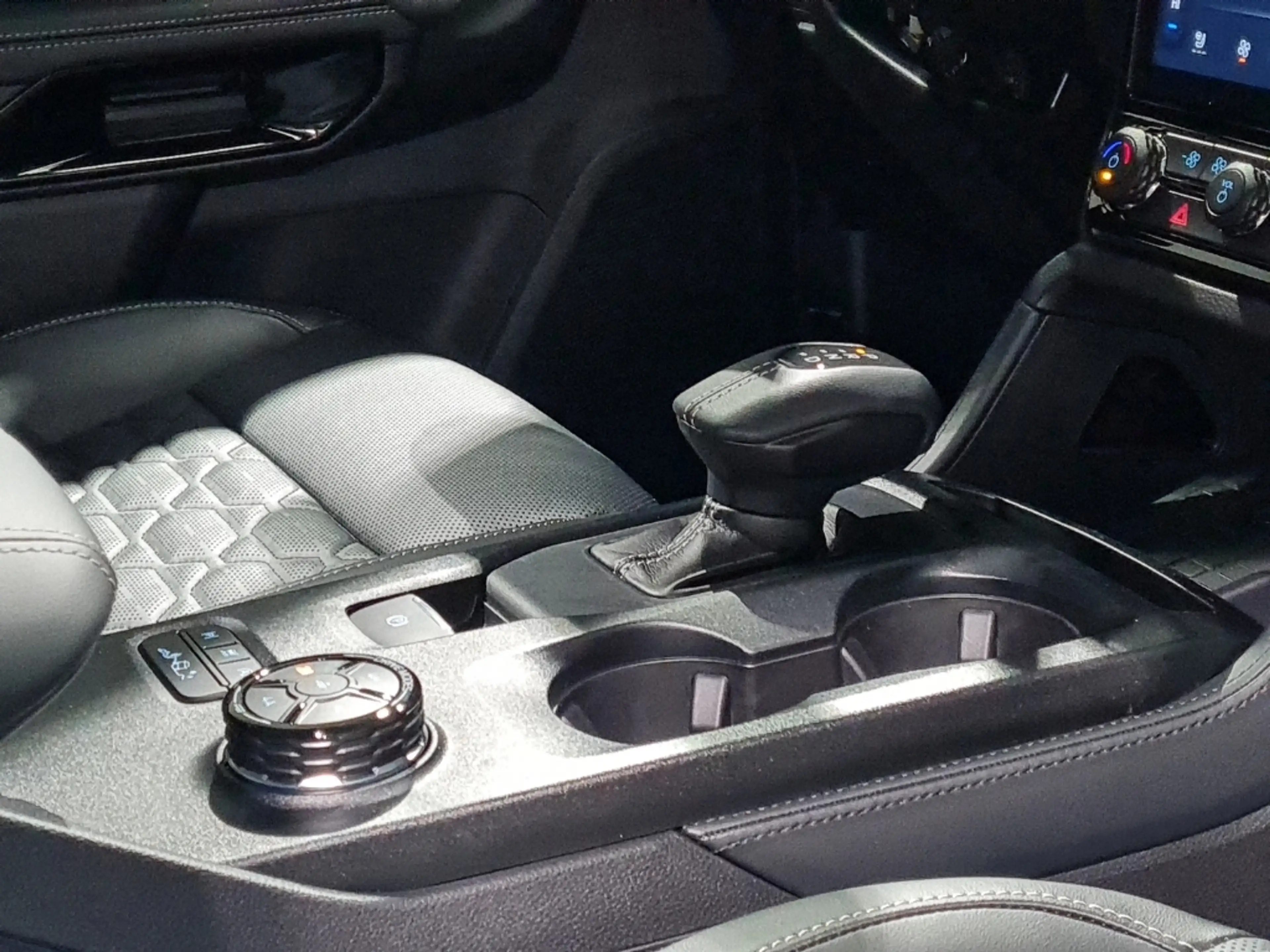Ford Ranger Platinum Doppelkabine 3,0l V6 e-4WD — photo 7