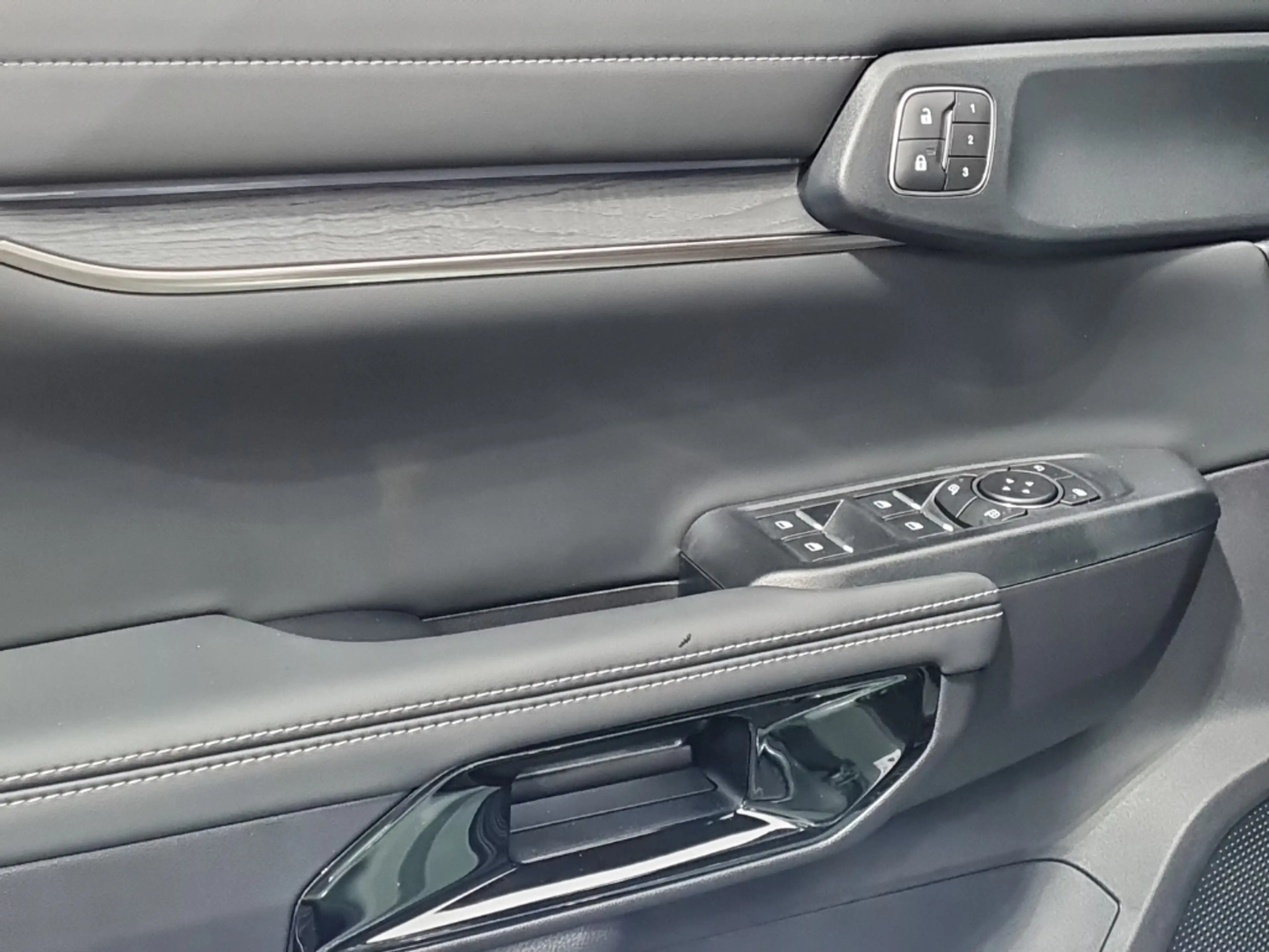Ford Ranger Platinum Doppelkabine 3,0l V6 e-4WD — photo 11