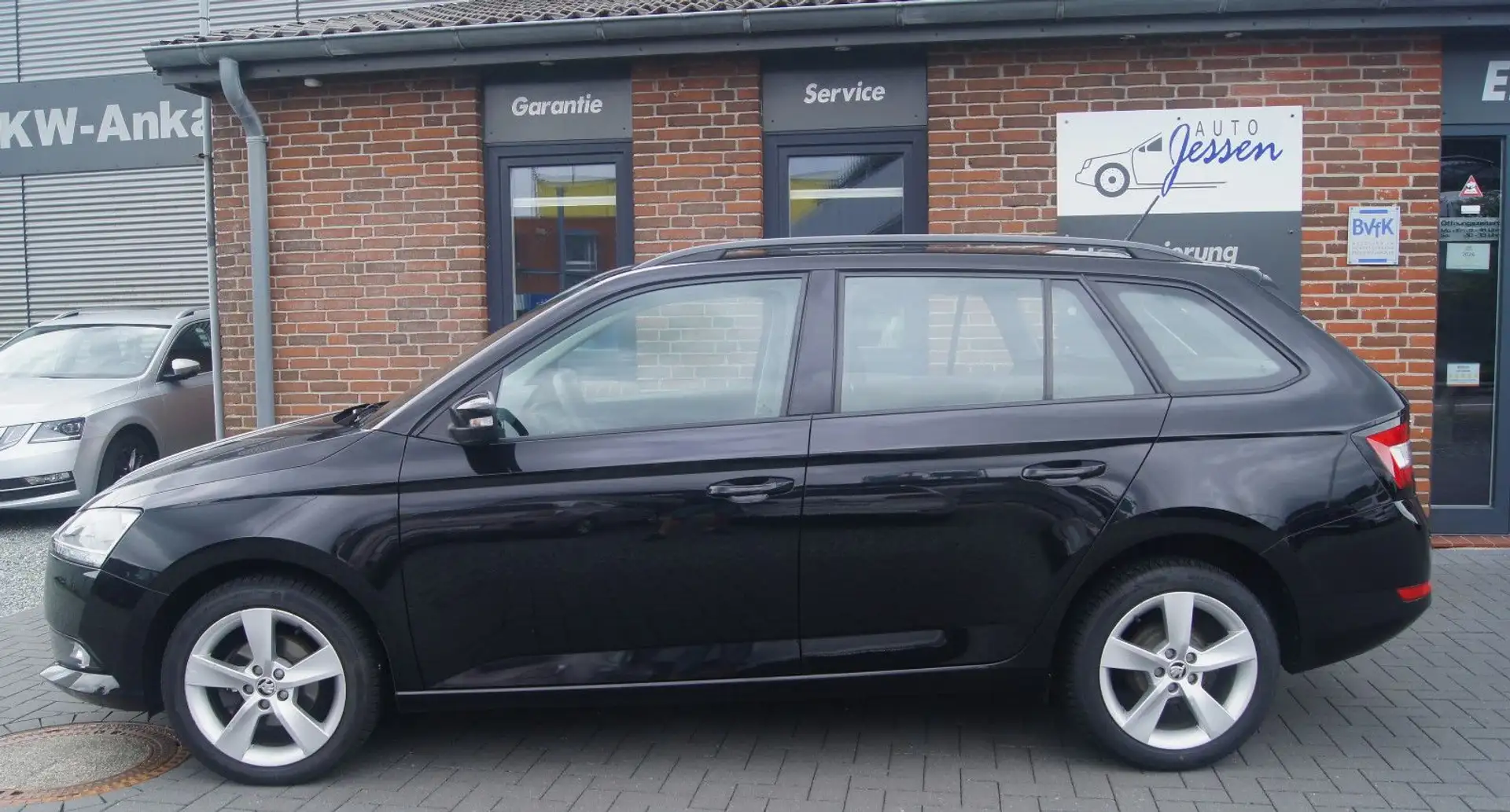Skoda Fabia Combi 1.0 CoolPlus Klima/DAB/Allwetter/PDC Noir - 2