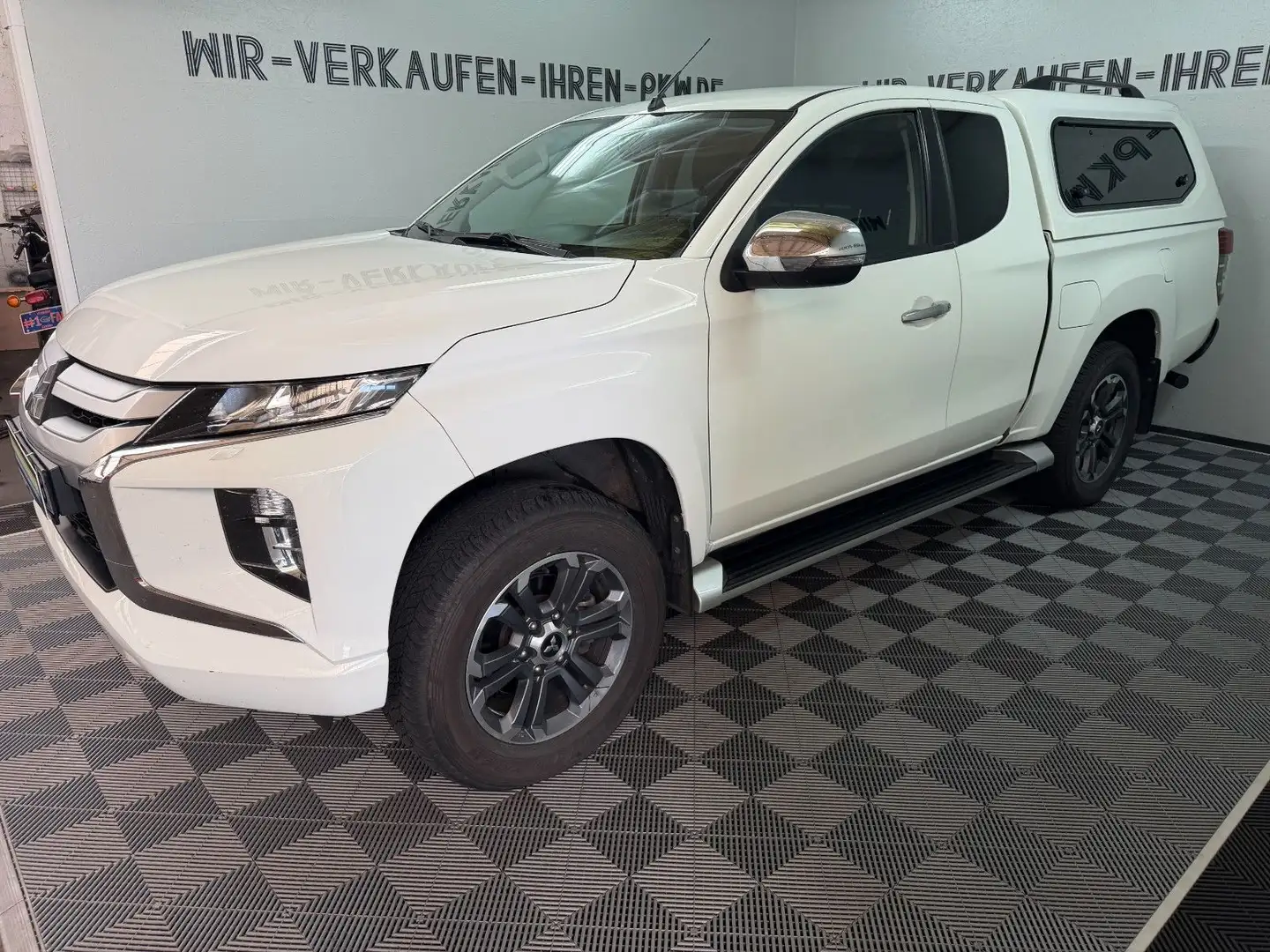 Mitsubishi L200 Plus Club Cab 4WD Hardtop + 8 xRäder Blanc - 1