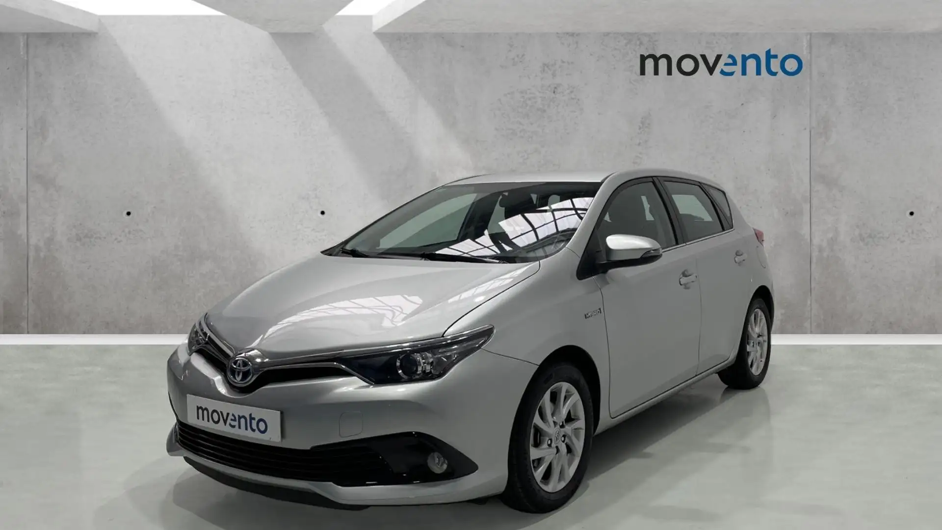 Toyota Auris hybrid 140H Active Plateado - 2