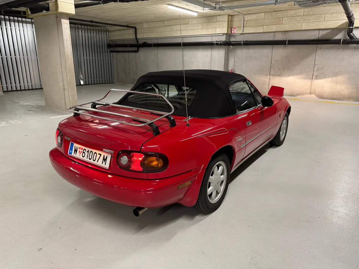 Mazda MX-5 NA Rot - 2