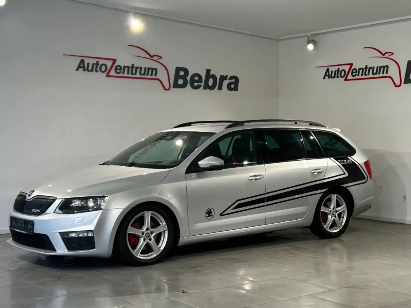 Skoda Octavia Combi RS DSG Xenon/Navi/Leder/AHK/PDC Argent - 1