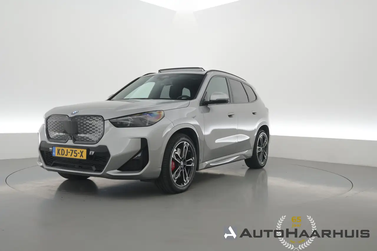BMW iX1