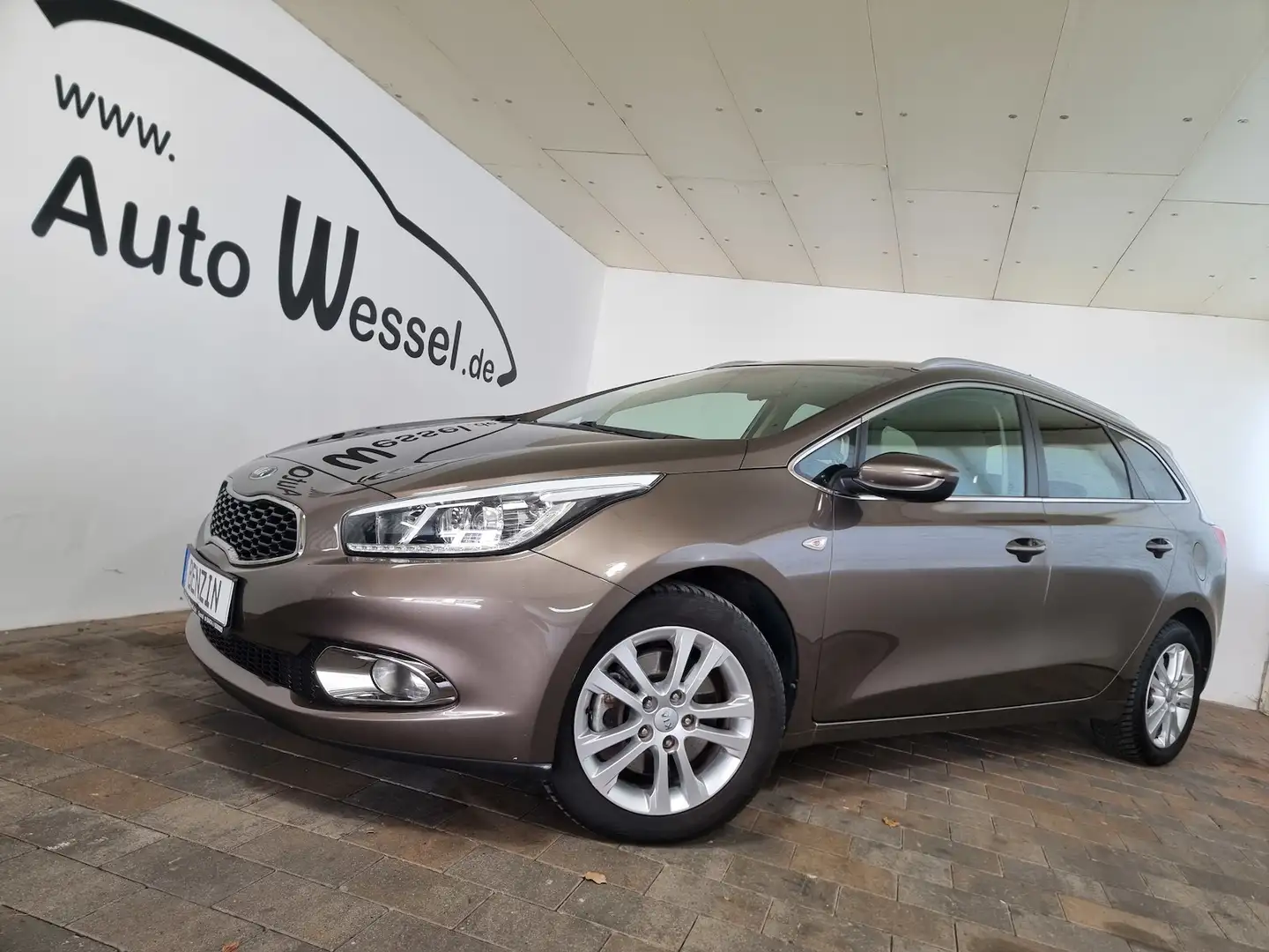 Kia Ceed SW / cee'd SW cee´d Sportswagon World Cup Ed. Klima SHZ Kamera Grau - 1