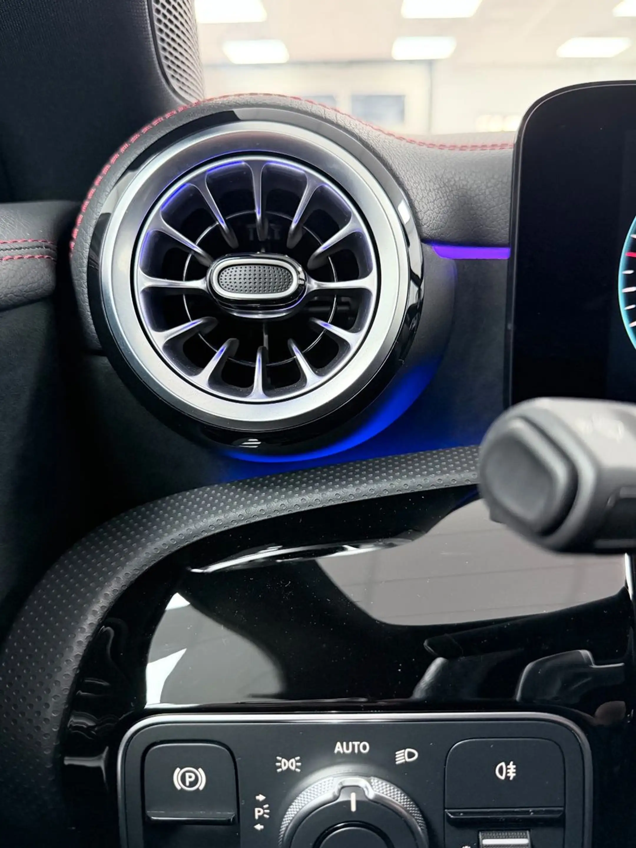 Mercedes-Benz CLA 250 e-AMG-DISTRO-360°KAM-LED-MBUX-NAVI — photo 33