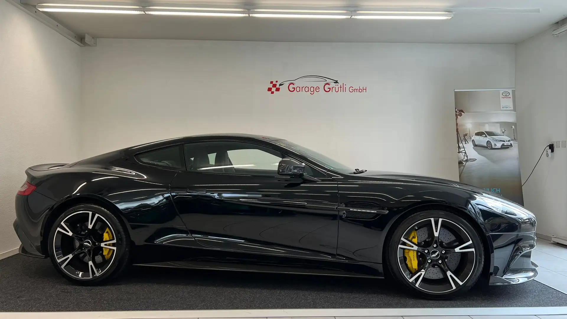 Aston Martin Vanquish Vanquish S Coupe Ultimate - 2