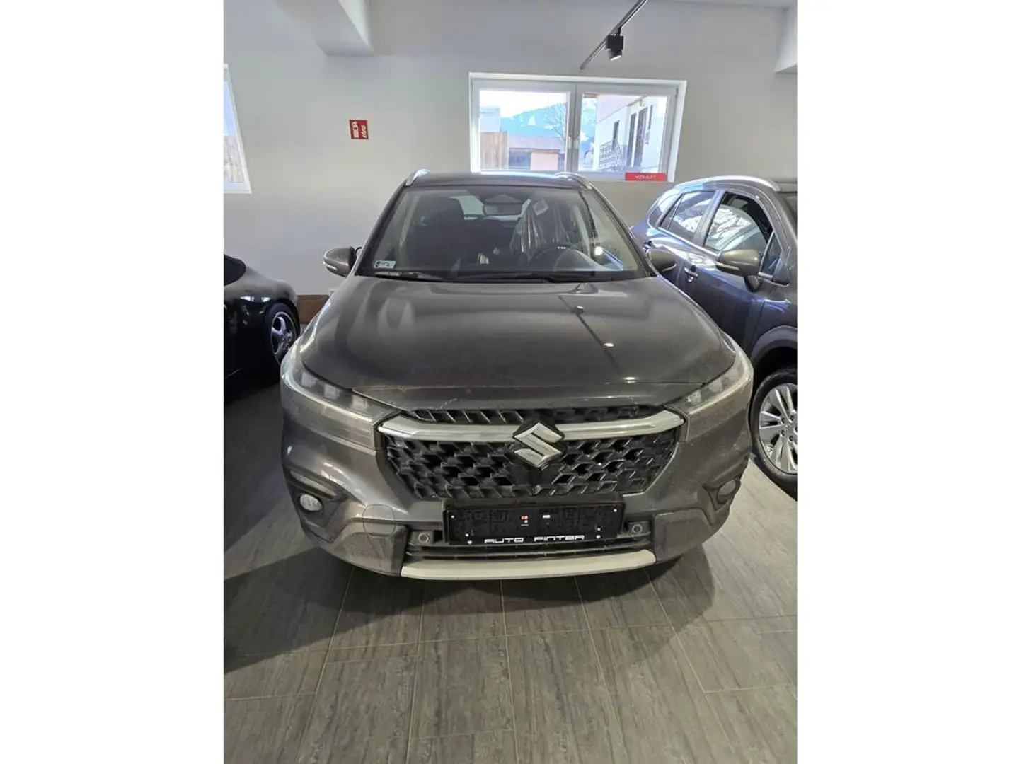 Suzuki S-Cross 1,4 Hybrid ALLGRIP shine Gris - 1