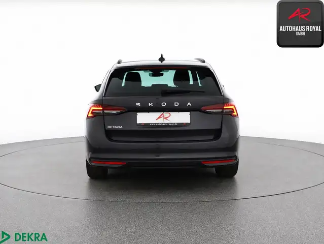 Skoda Octavia view 4
