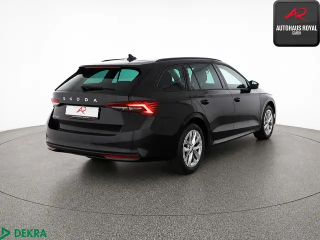 Skoda Octavia view 5