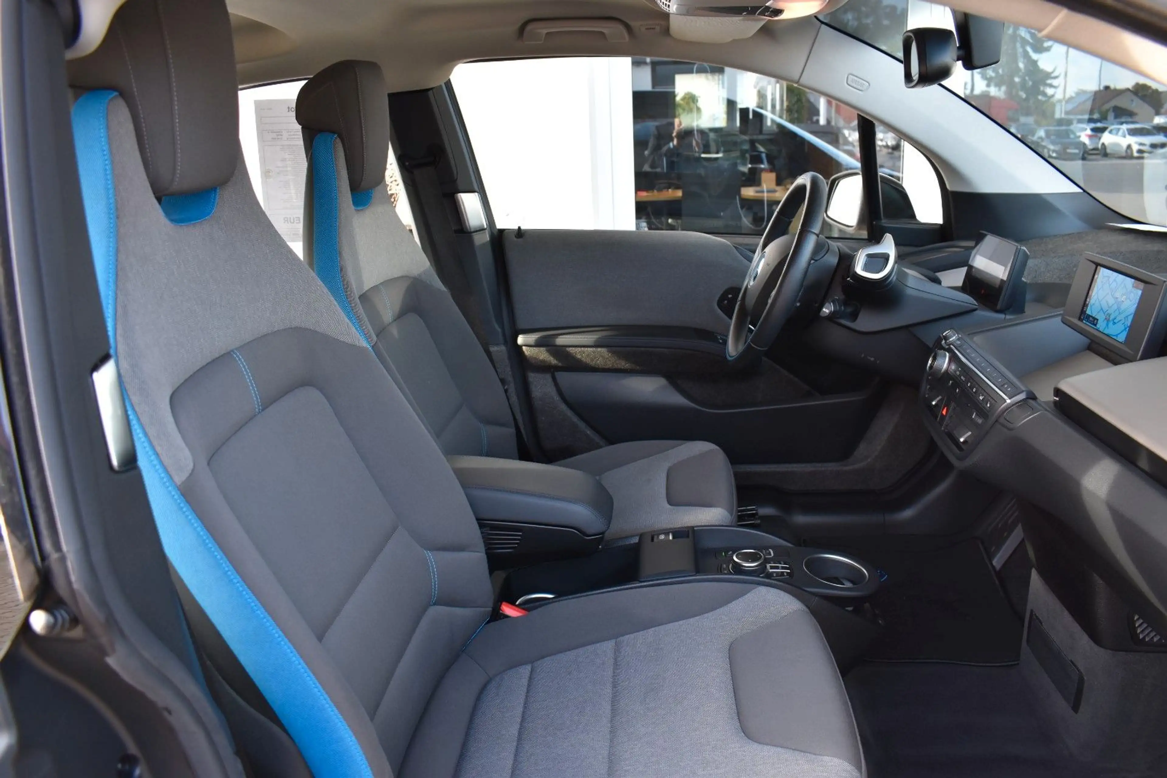 BMW i3 (120 Ah) Navi Kamera Sitzhzg Klimaaut. — photo 13