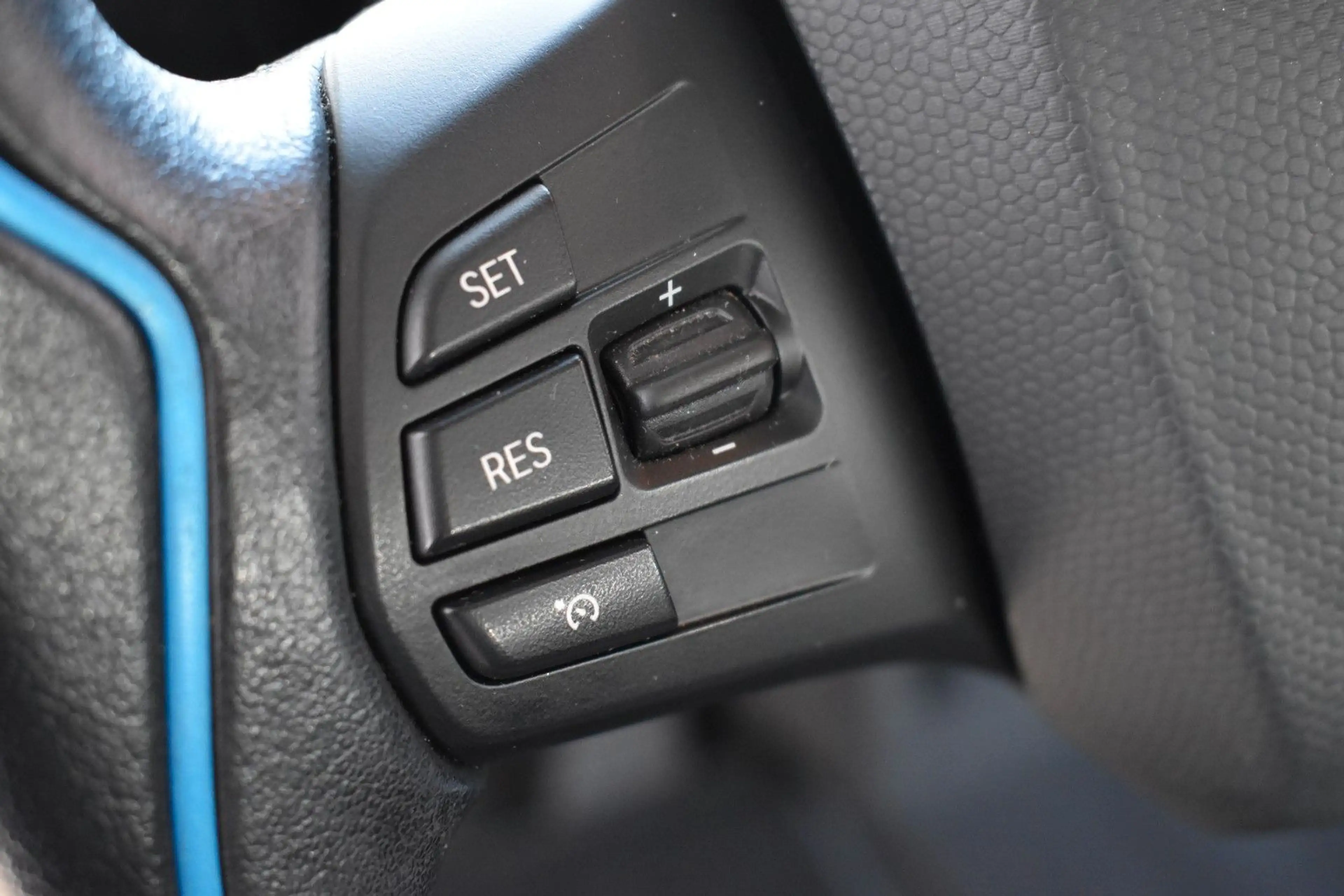 BMW i3 (120 Ah) Navi Kamera Sitzhzg Klimaaut. — photo 15