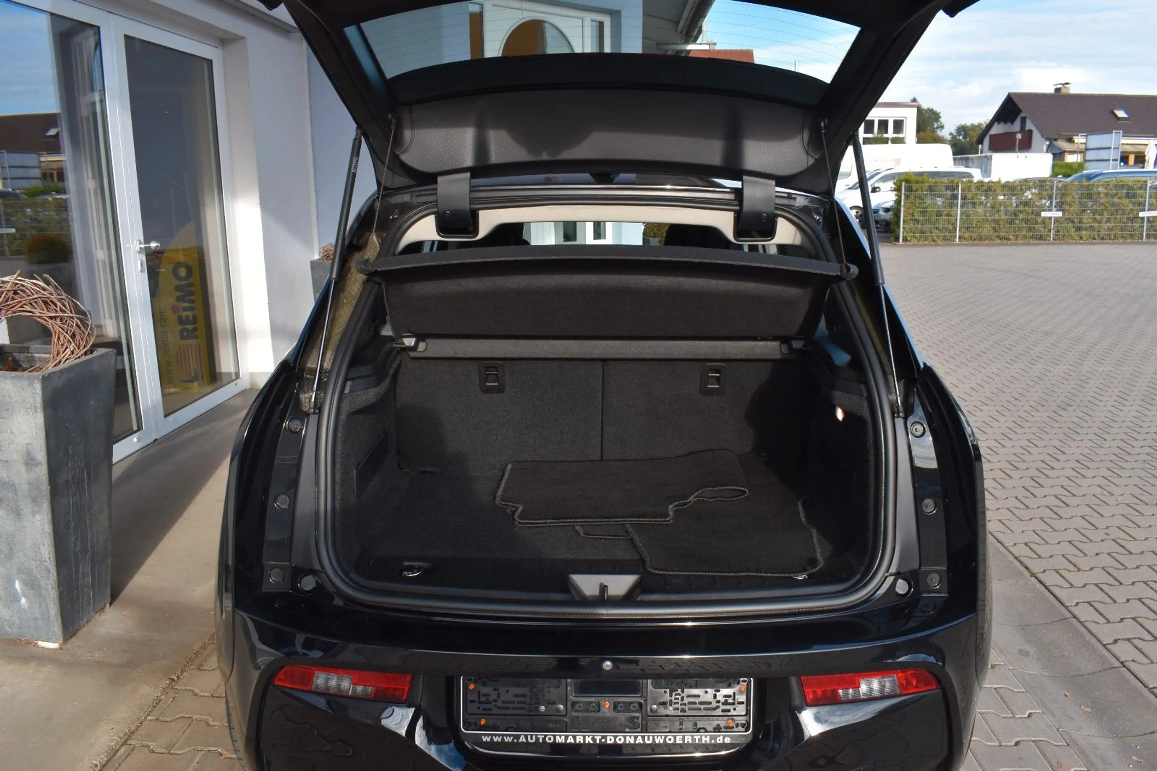 BMW i3 (120 Ah) Navi Kamera Sitzhzg Klimaaut. — photo 10