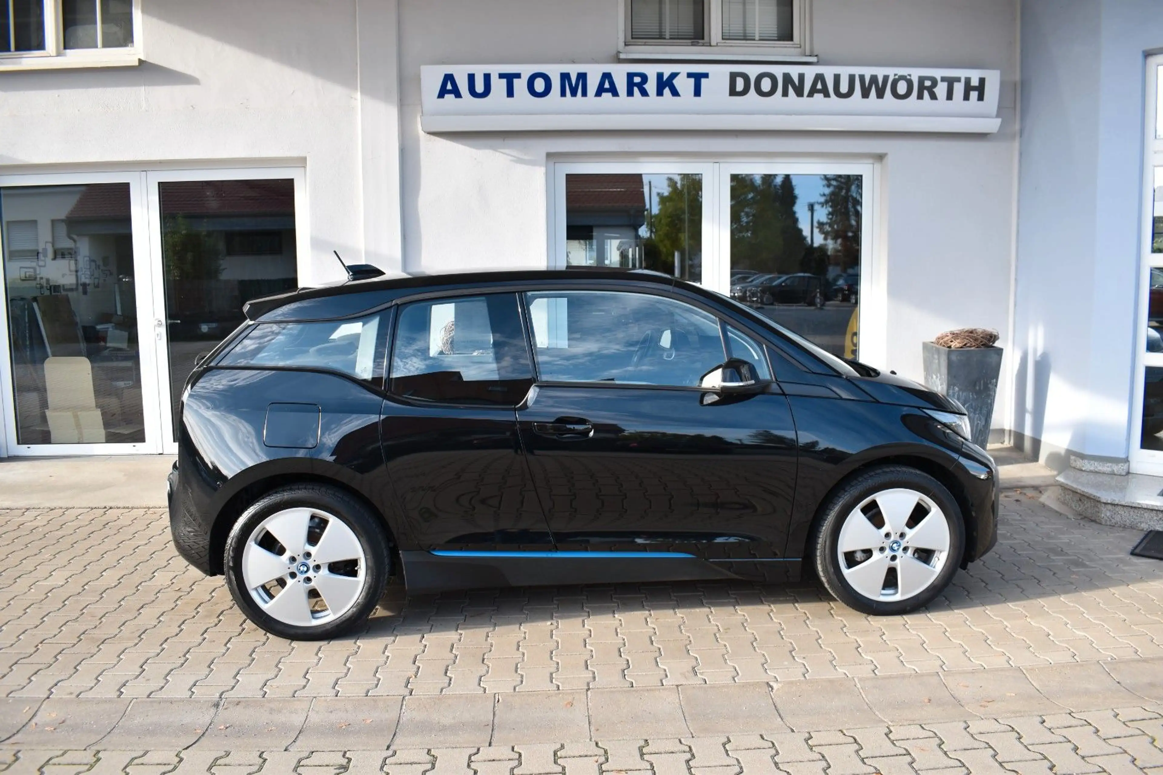 BMW i3 (120 Ah) Navi Kamera Sitzhzg Klimaaut. — photo 8