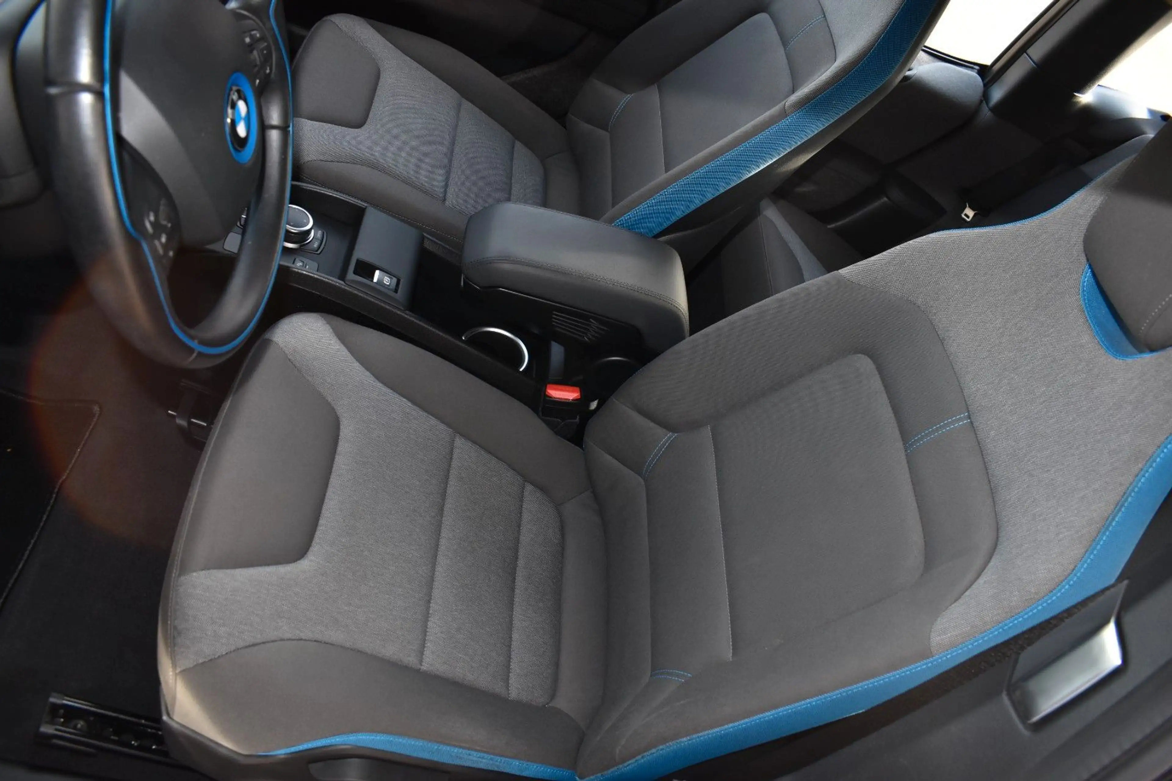 BMW i3 (120 Ah) Navi Kamera Sitzhzg Klimaaut. — photo 19
