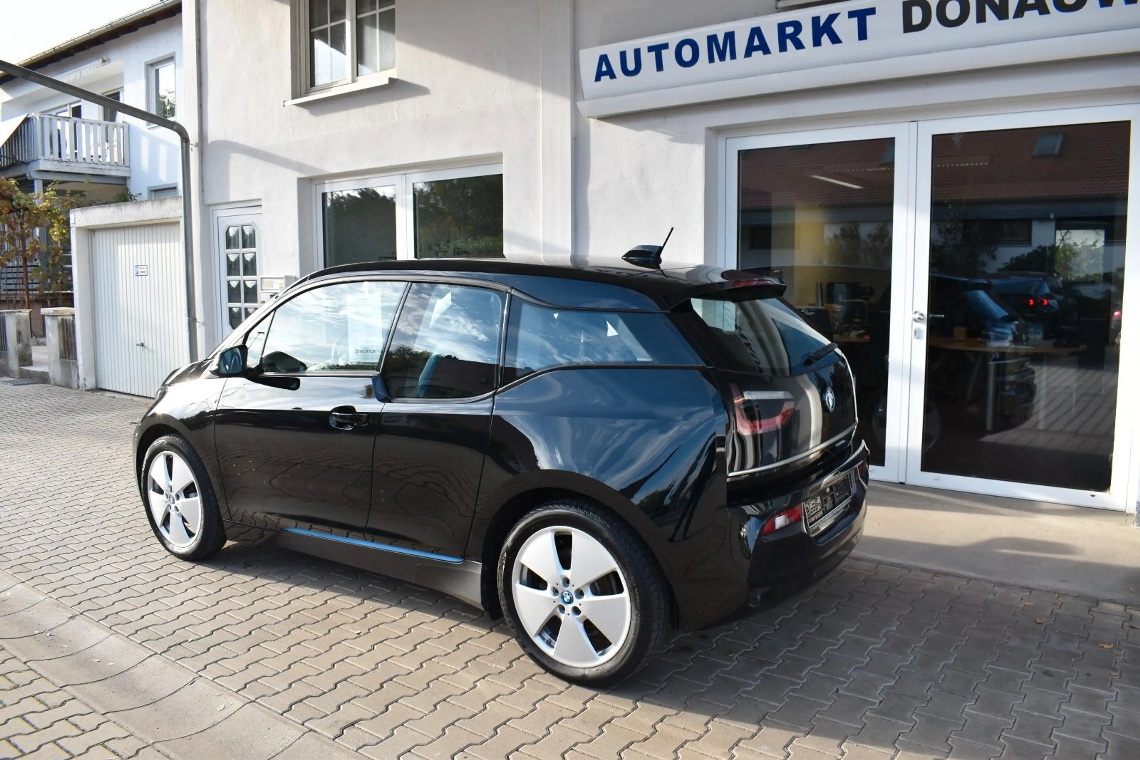 BMW i3 (120 Ah) Navi Kamera Sitzhzg Klimaaut. — photo 5