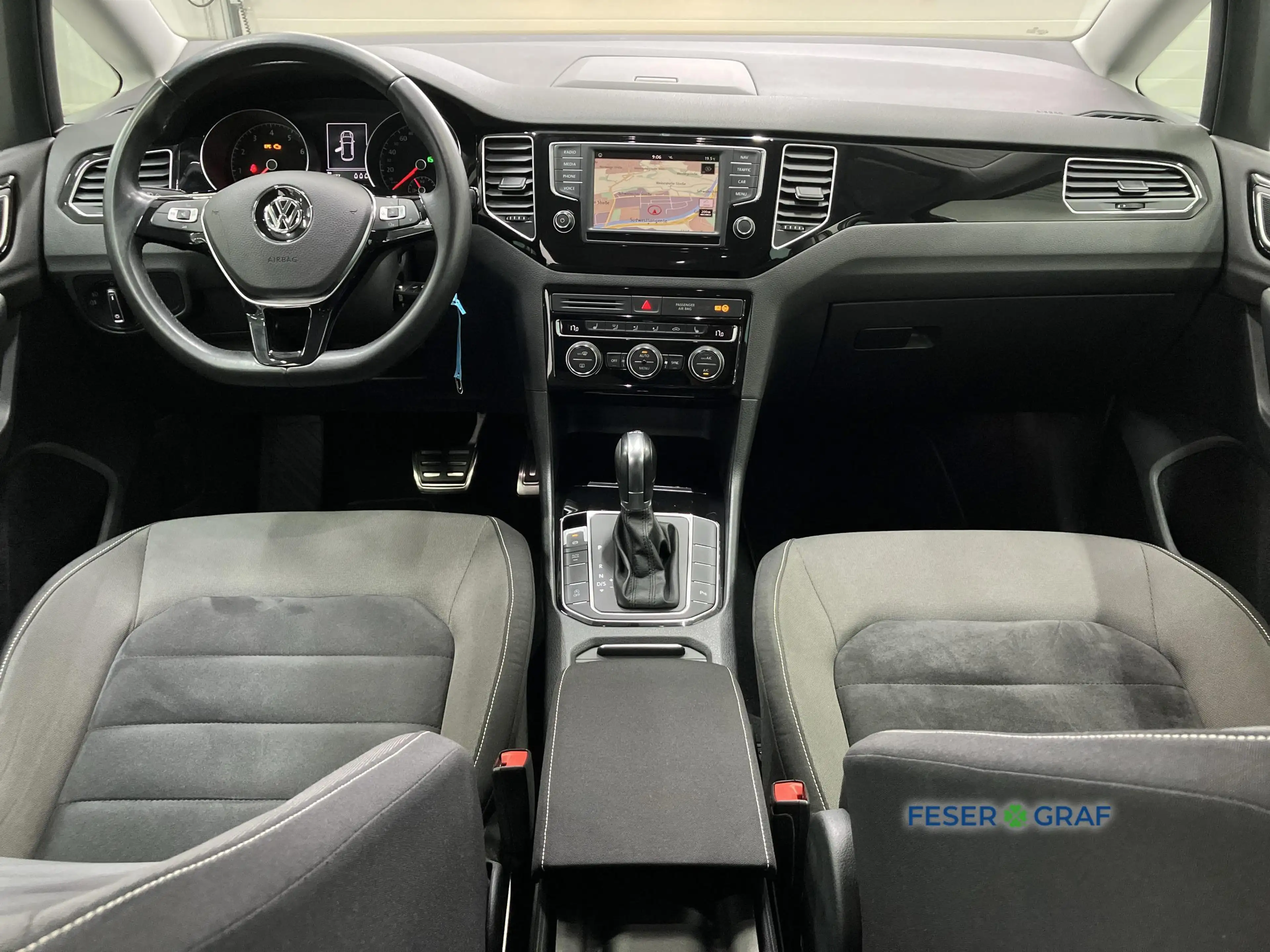 Volkswagen Golf Sportsvan Highline 1.4 TSI DSG AHK Navi RFK — photo 8