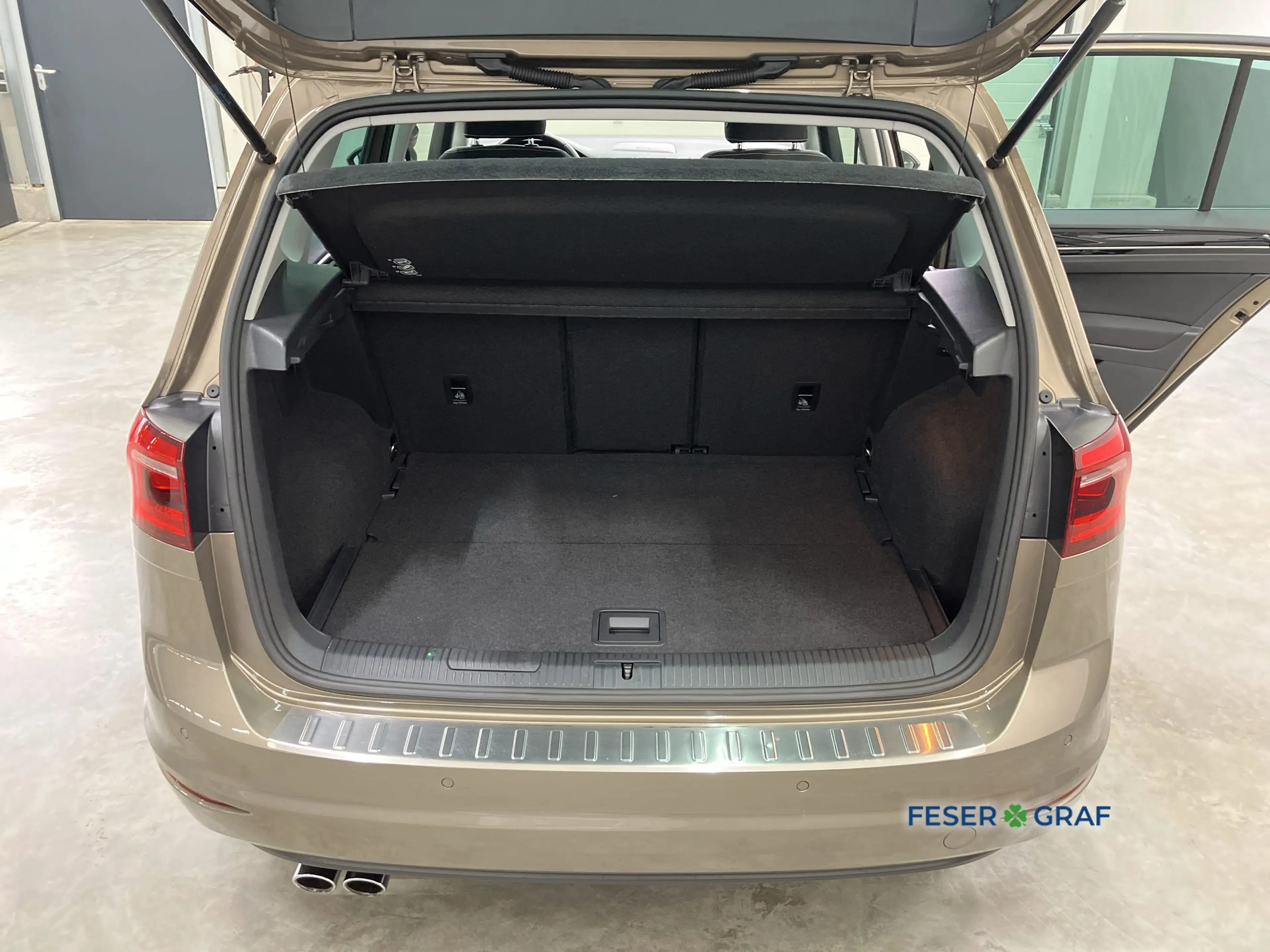 Volkswagen Golf Sportsvan Highline 1.4 TSI DSG AHK Navi RFK — photo 10