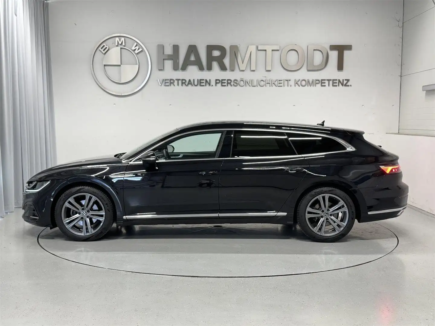 Volkswagen Arteon SB R-Line 2,0 TDI DSG Schwarz - 2