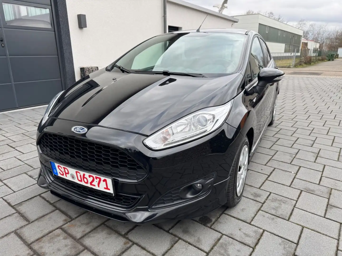 Ford Fiesta ST-Line "8 Fach Neu Bereift" Noir - 1