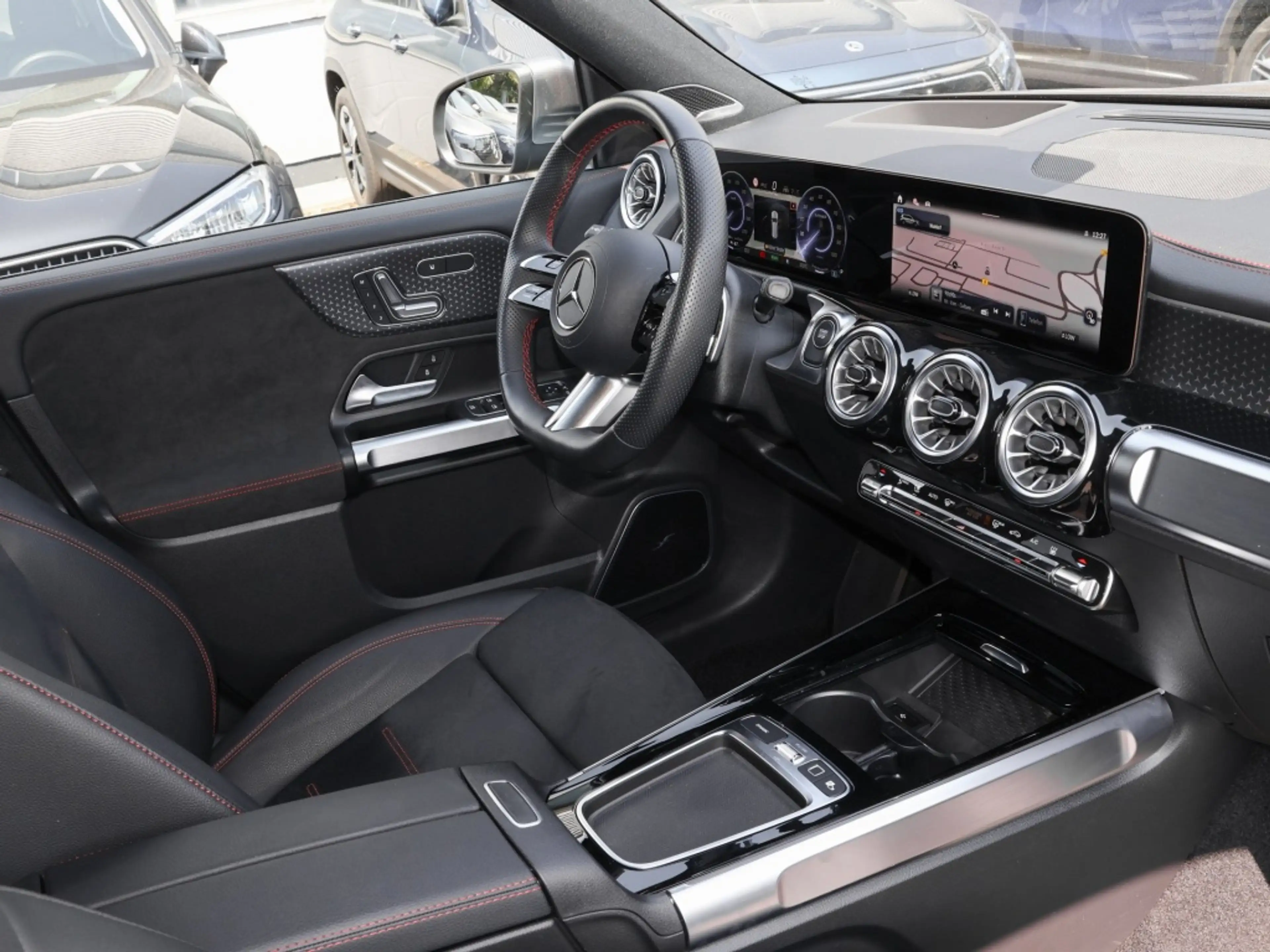 Mercedes-Benz EQB 350 4M AMG-Sport/Pano/Burm/7.Sitzer/360/Memo — photo 4
