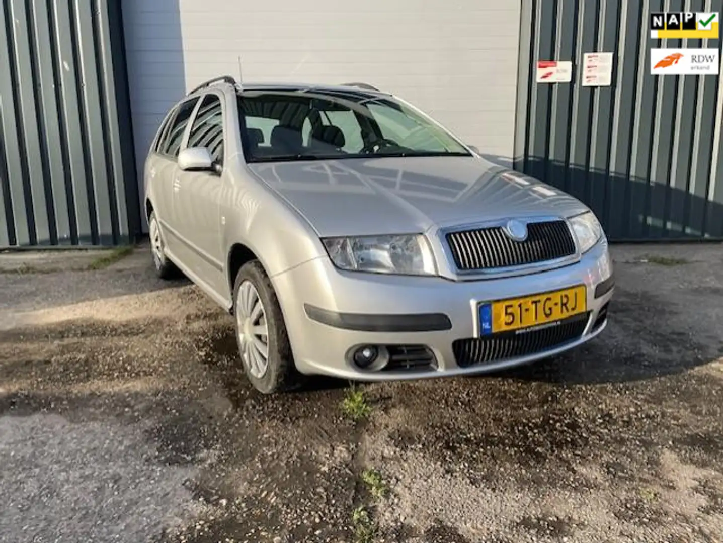 Skoda Fabia Combi 1.4-16V Spirit+ | Nieuwe APK Gris - 1