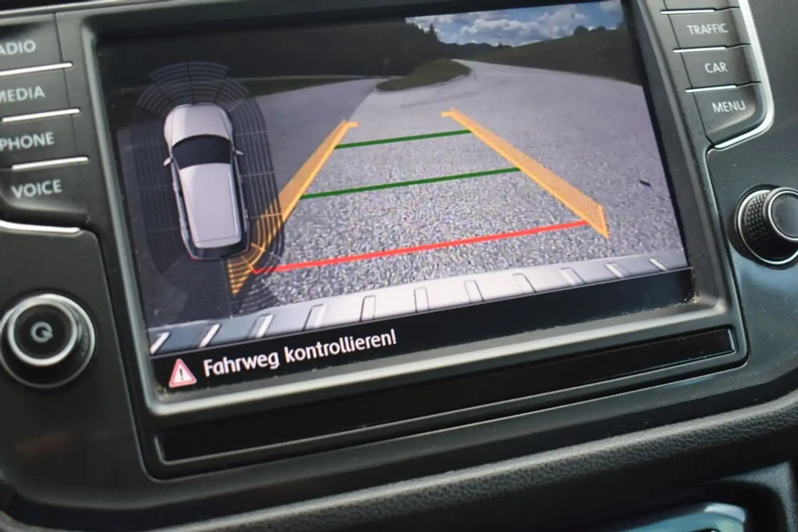 Volkswagen Tiguan Comfortline BMT/Start-Stopp 4Motion AHK Silber - 2
