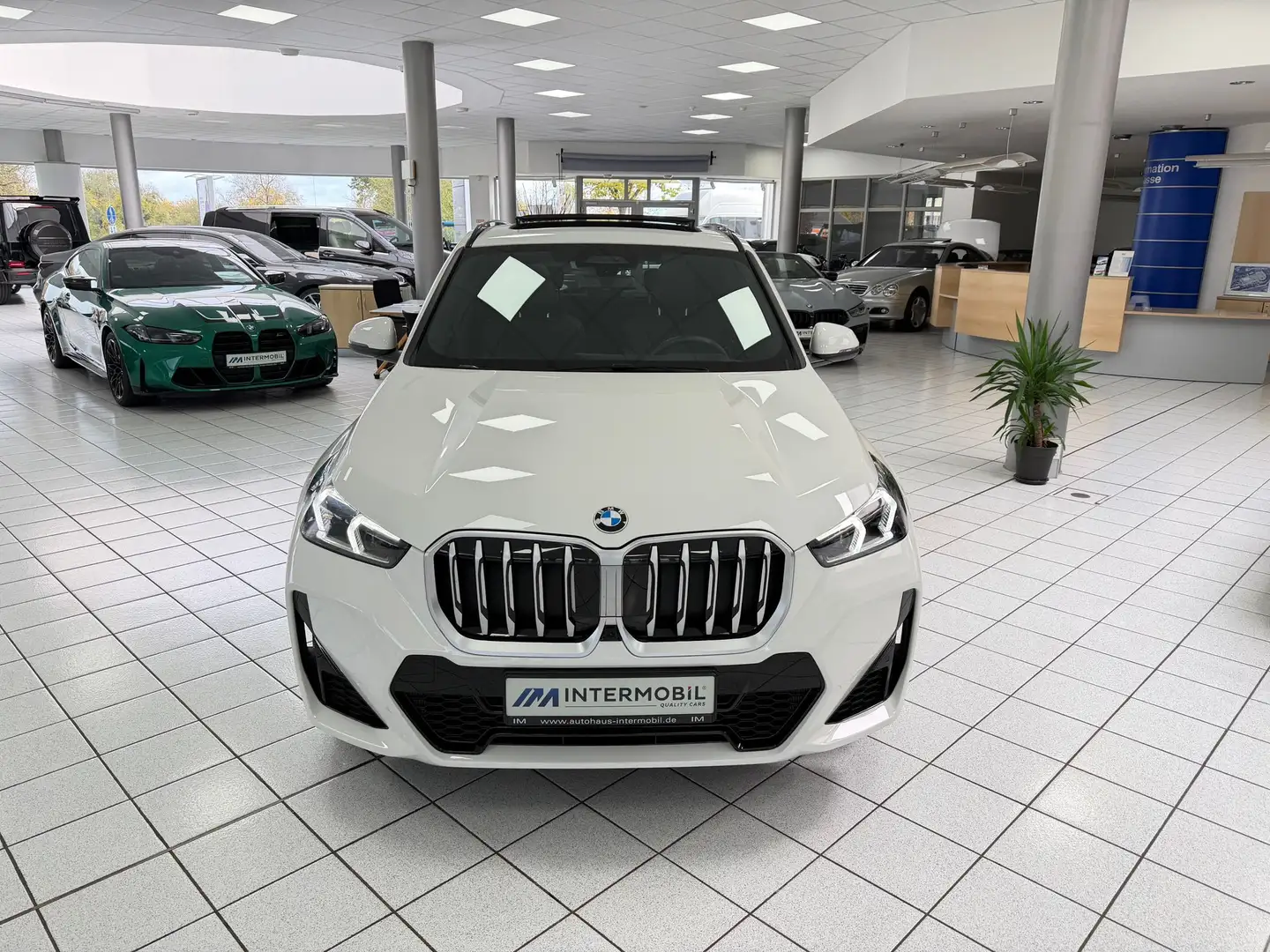 BMW X1 xDrive23i M-Sport*PANO*HUD*H K*MASSAGE*360° Blanc - 2