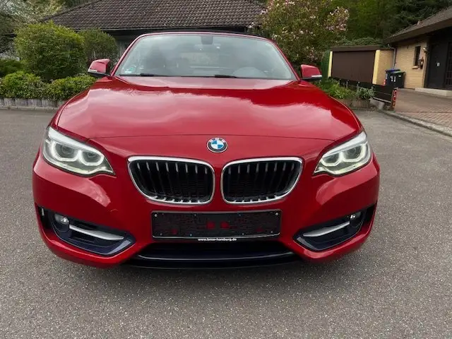 BMW 218 218 i Sport Line/2.Hd/Autom/18"/LR-HzG/AHK/SHZ/PDC