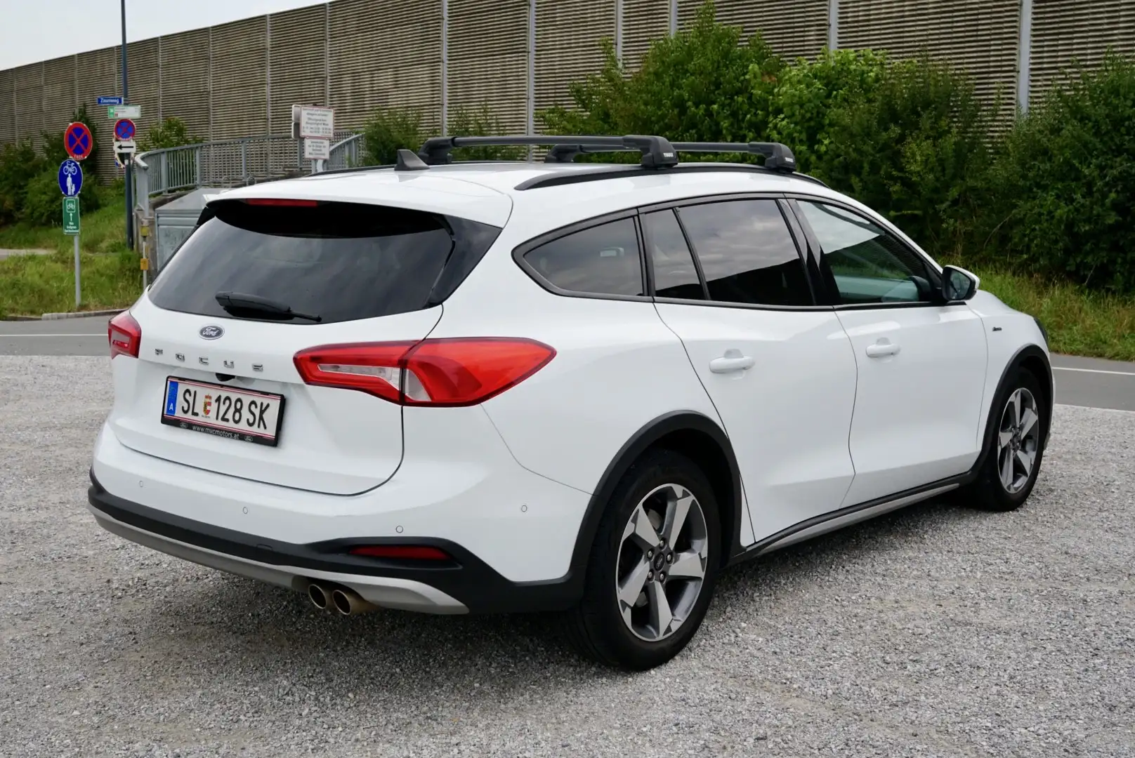 Ford Focus Focus Traveller 1,0 EcoBoost Active Aut. Active Weiß - 2
