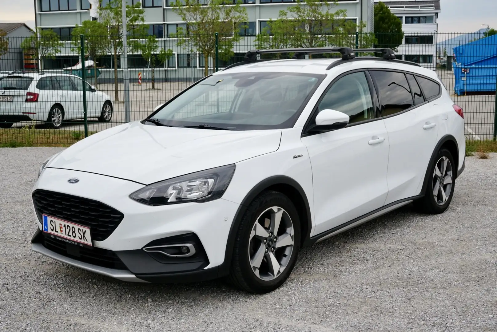 Ford Focus Focus Traveller 1,0 EcoBoost Active Aut. Active Weiß - 1