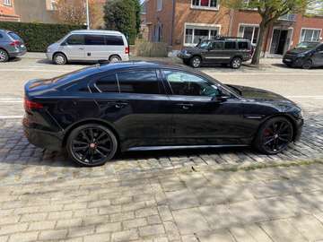 D180 AWD Aut. R-Dynamic HSE