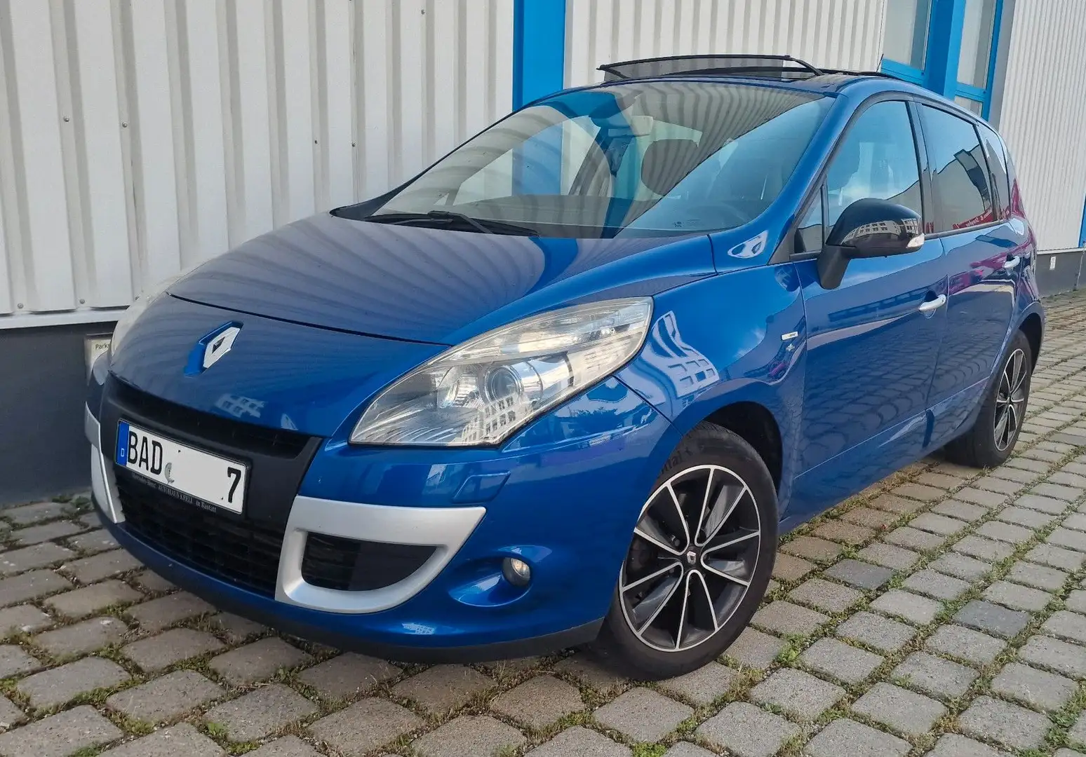 Renault Scenic III BOSE/AUTOMATIK/TÜV NEU/NAVI/PANO Blau - 2