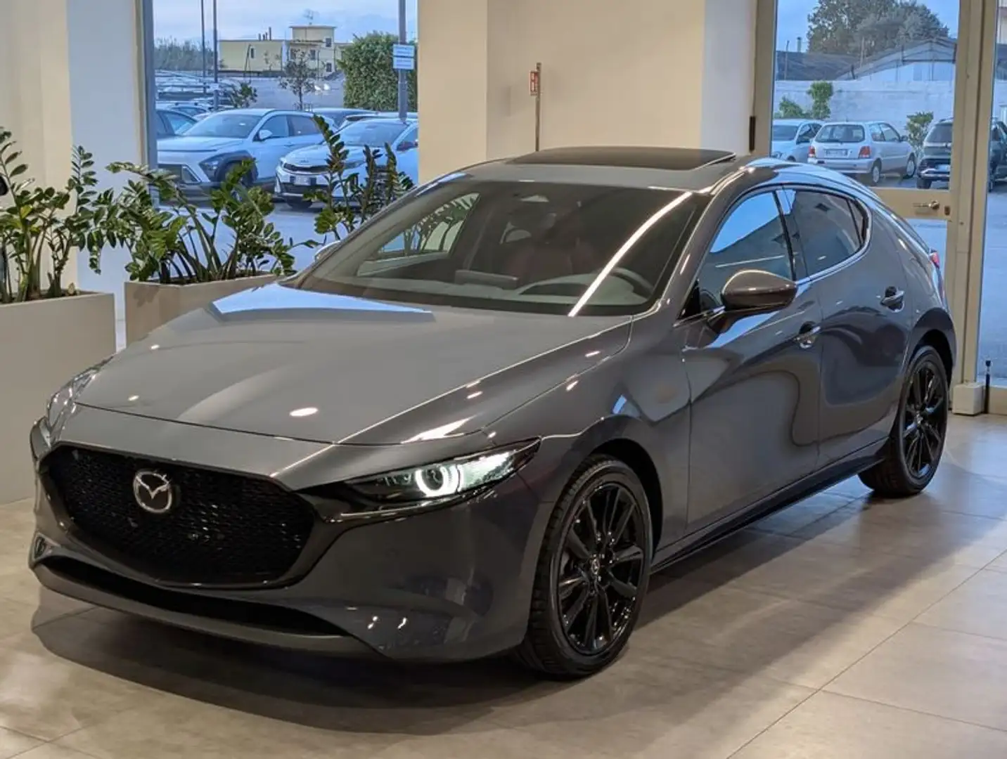 Mazda 3 e-Skyactiv-X M Hybrid Takumi + Interni Burgundy R Grigio - 1